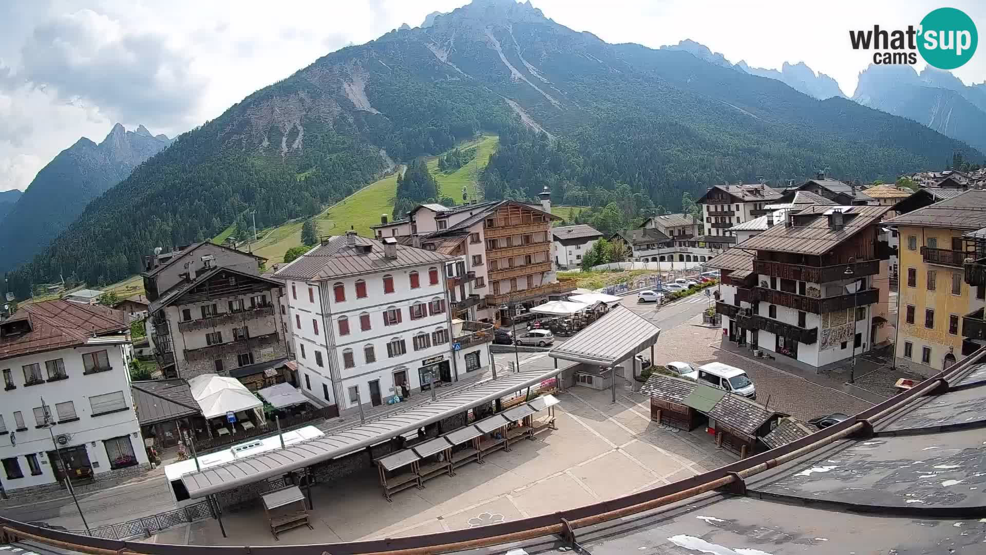 Plaza principal de Forni di Sopra