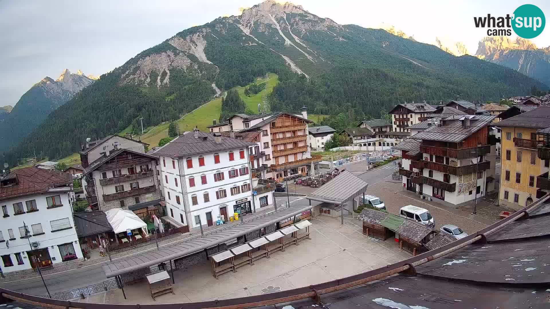 Plaza principal de Forni di Sopra
