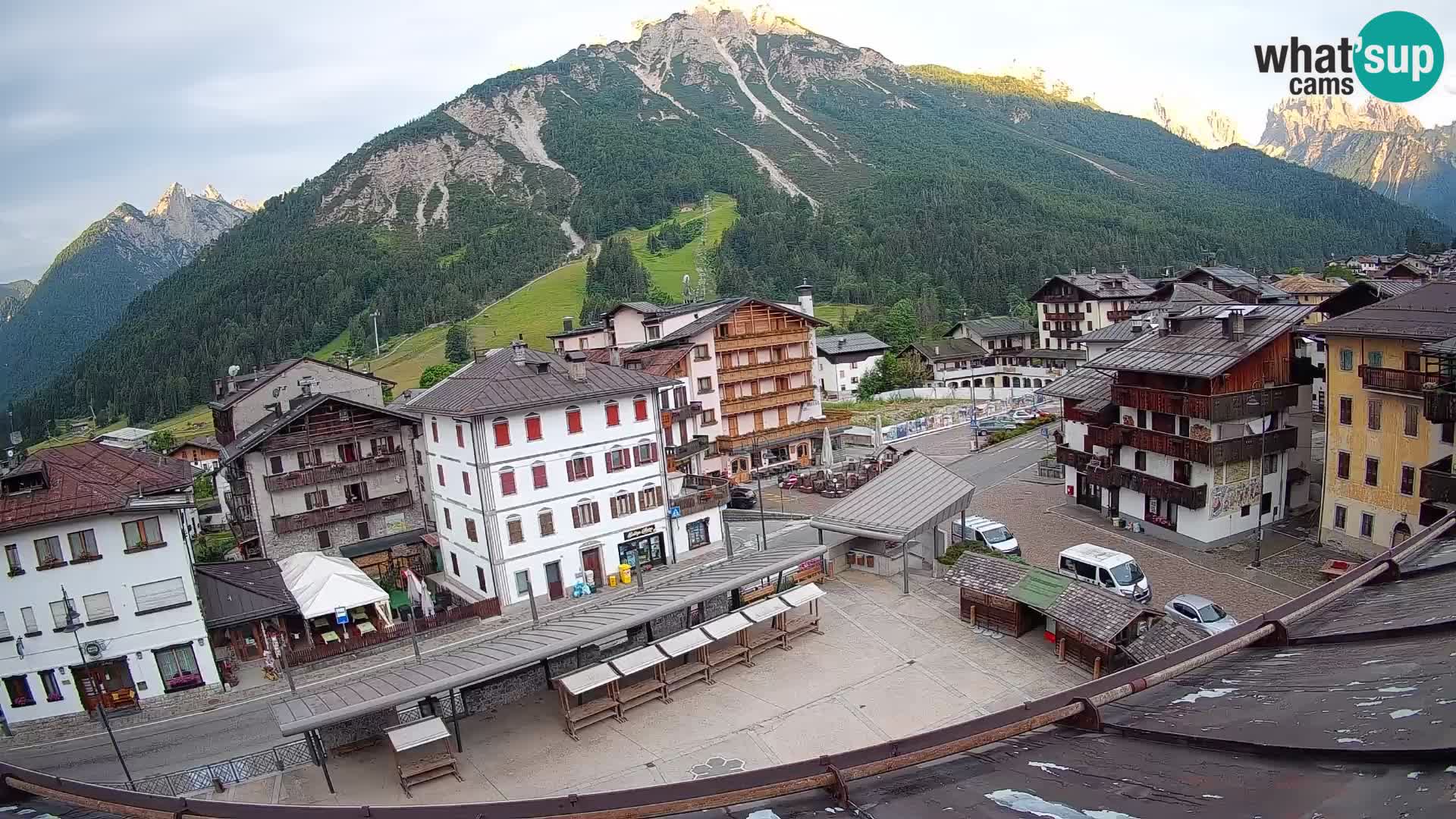 Plaza principal de Forni di Sopra