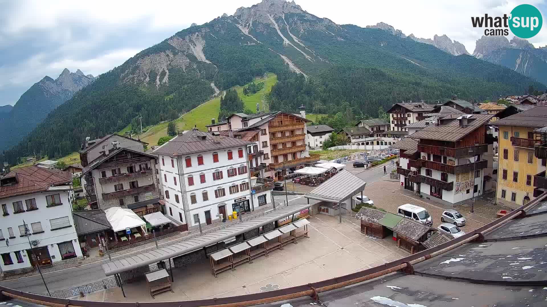 Piazza centrale di Forni di Sopra