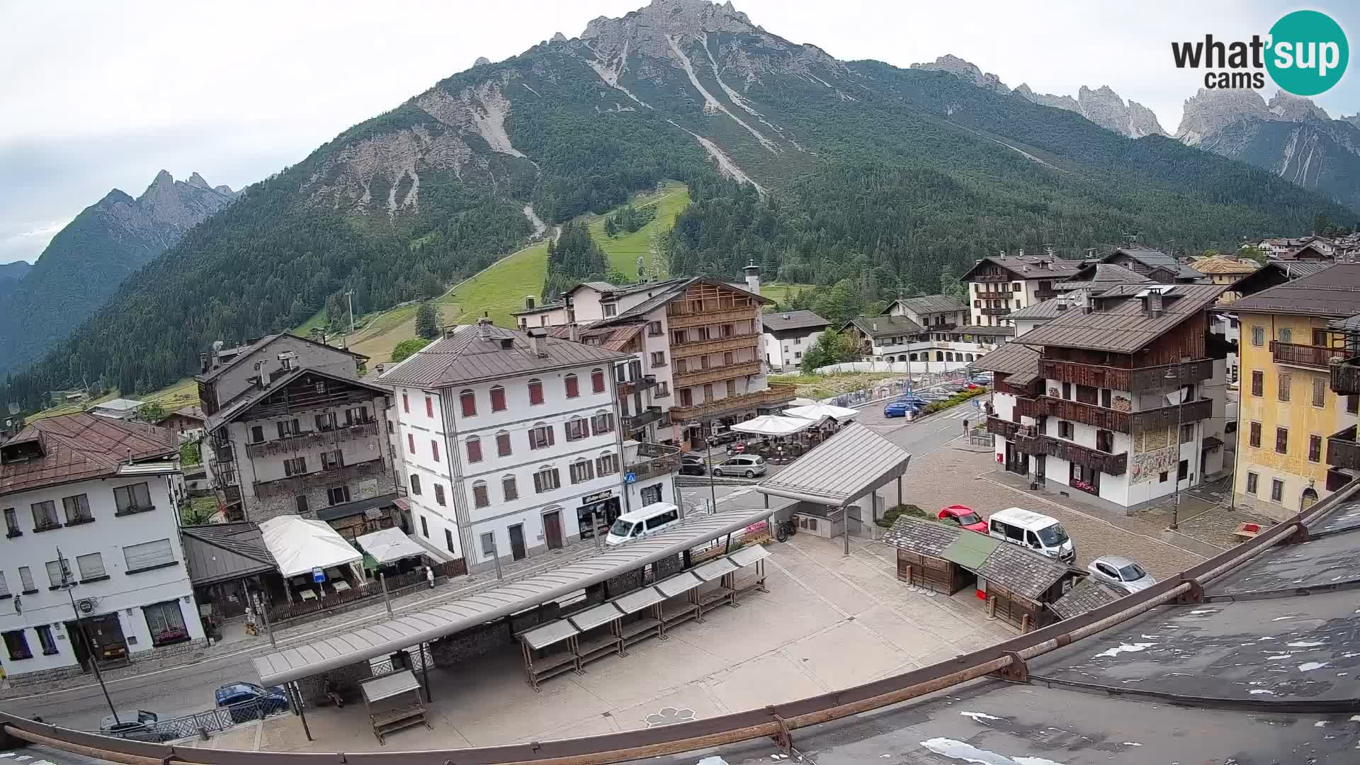 Piazza centrale di Forni di Sopra