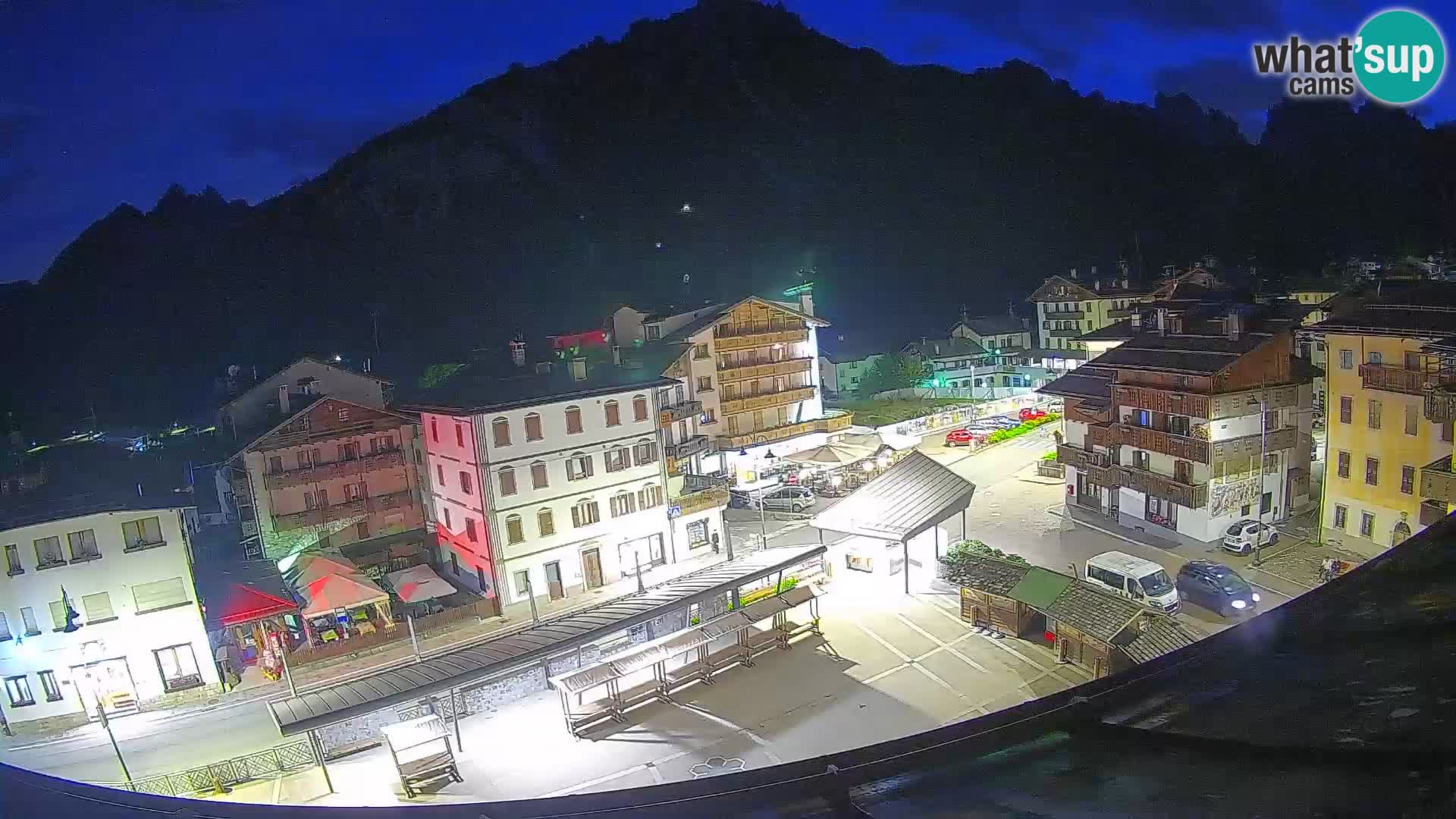 Plaza principal de Forni di Sopra