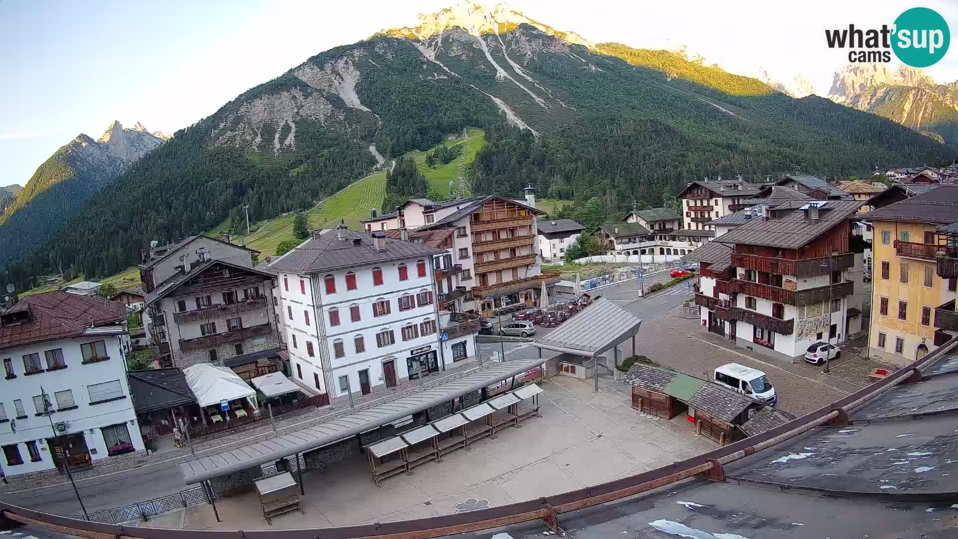 Plaza principal de Forni di Sopra