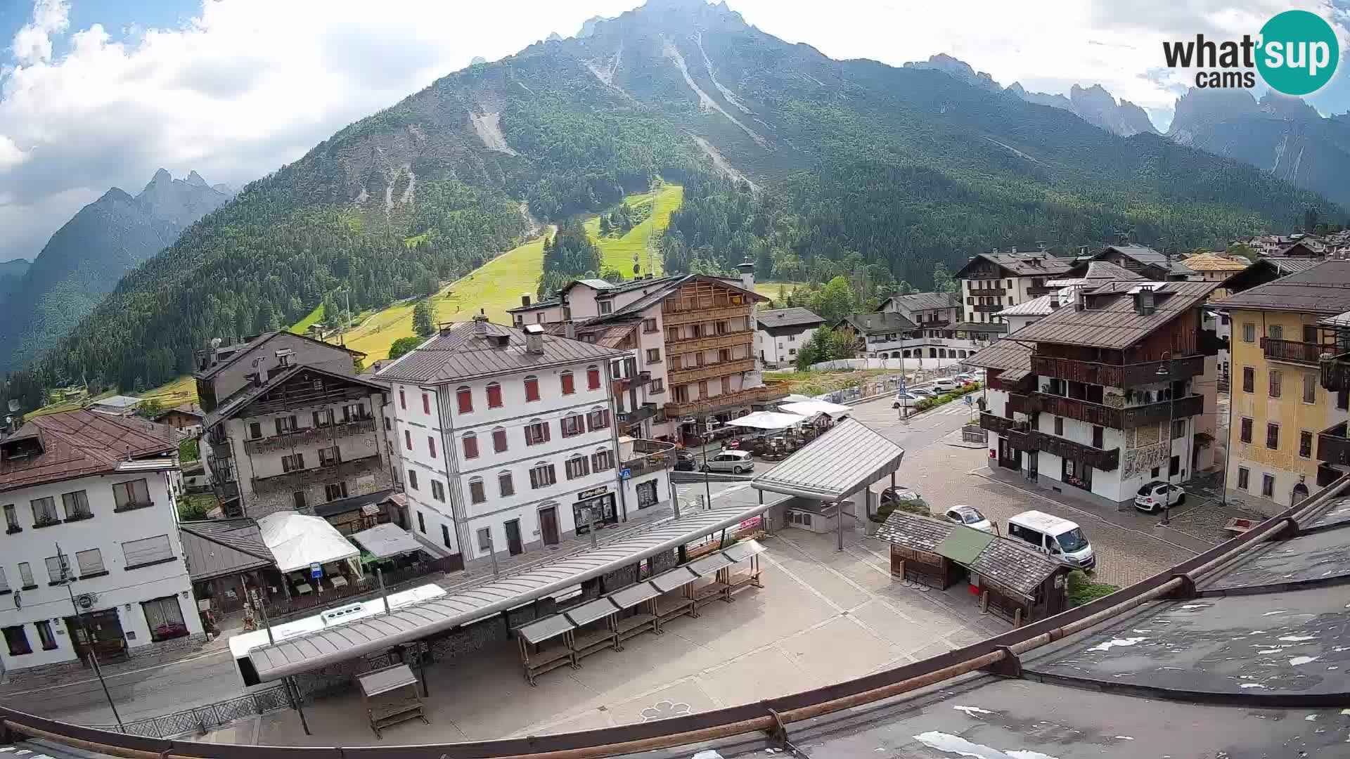 Piazza centrale di Forni di Sopra
