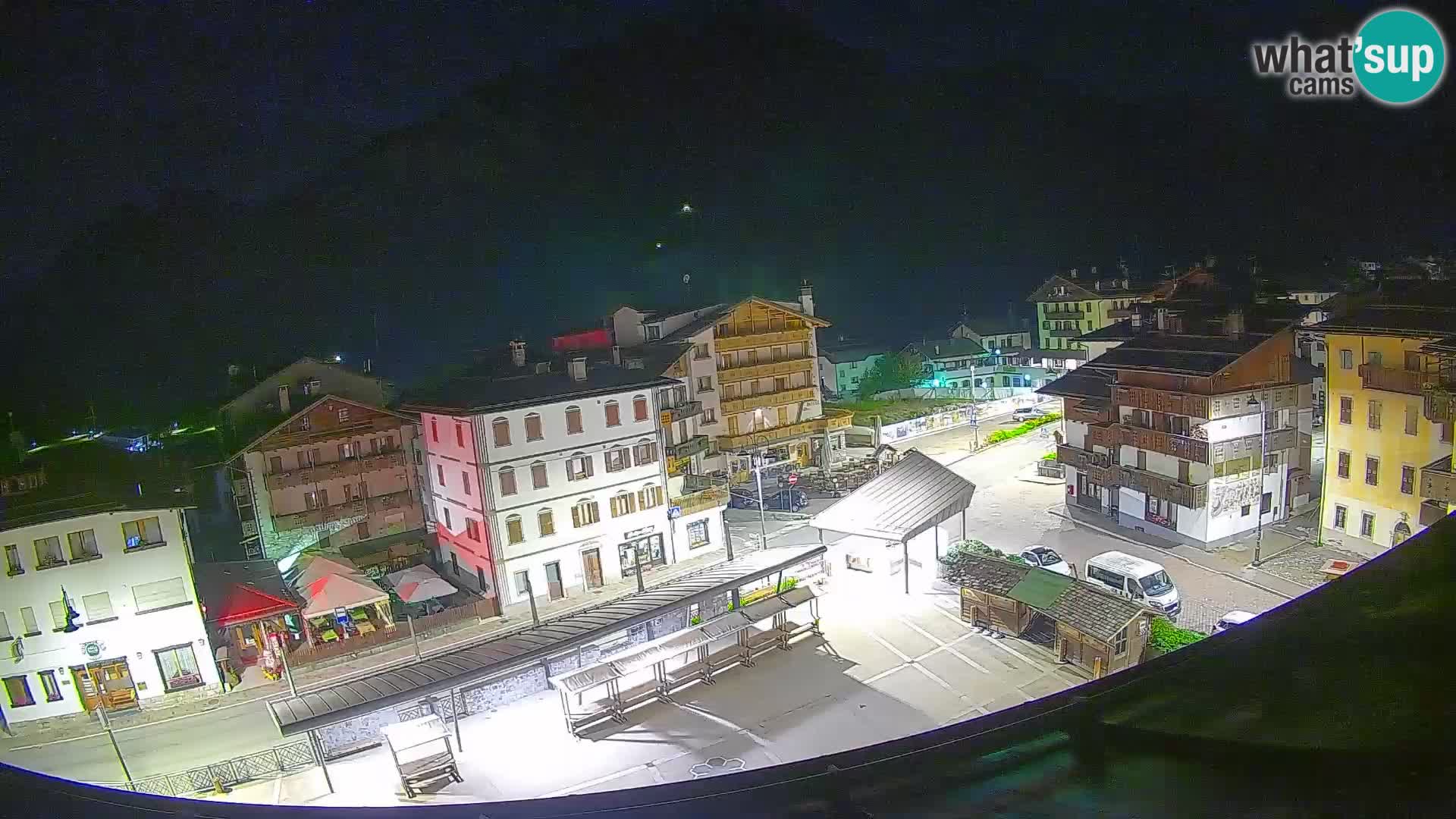 Plaza principal de Forni di Sopra