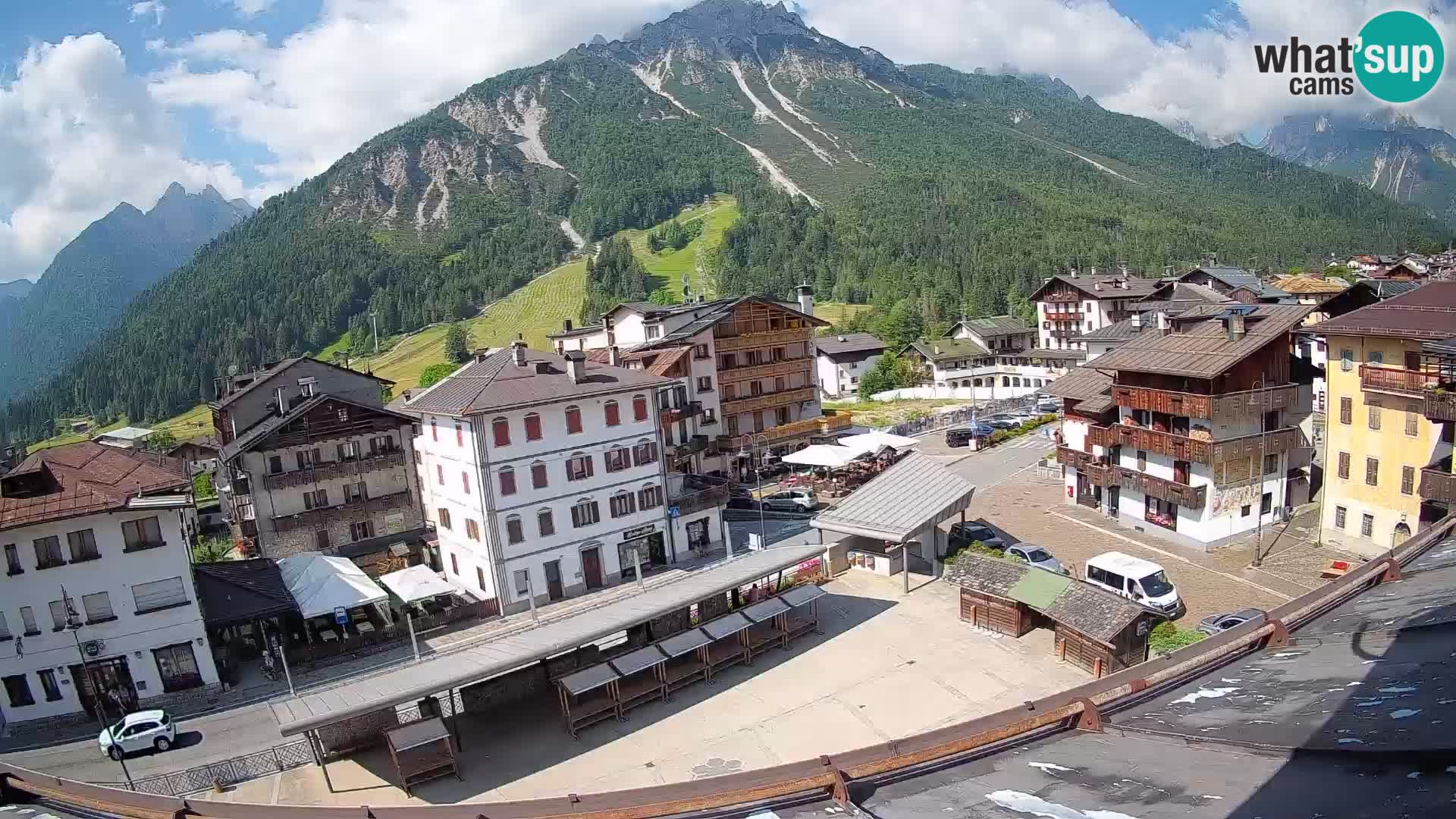Plaza principal de Forni di Sopra