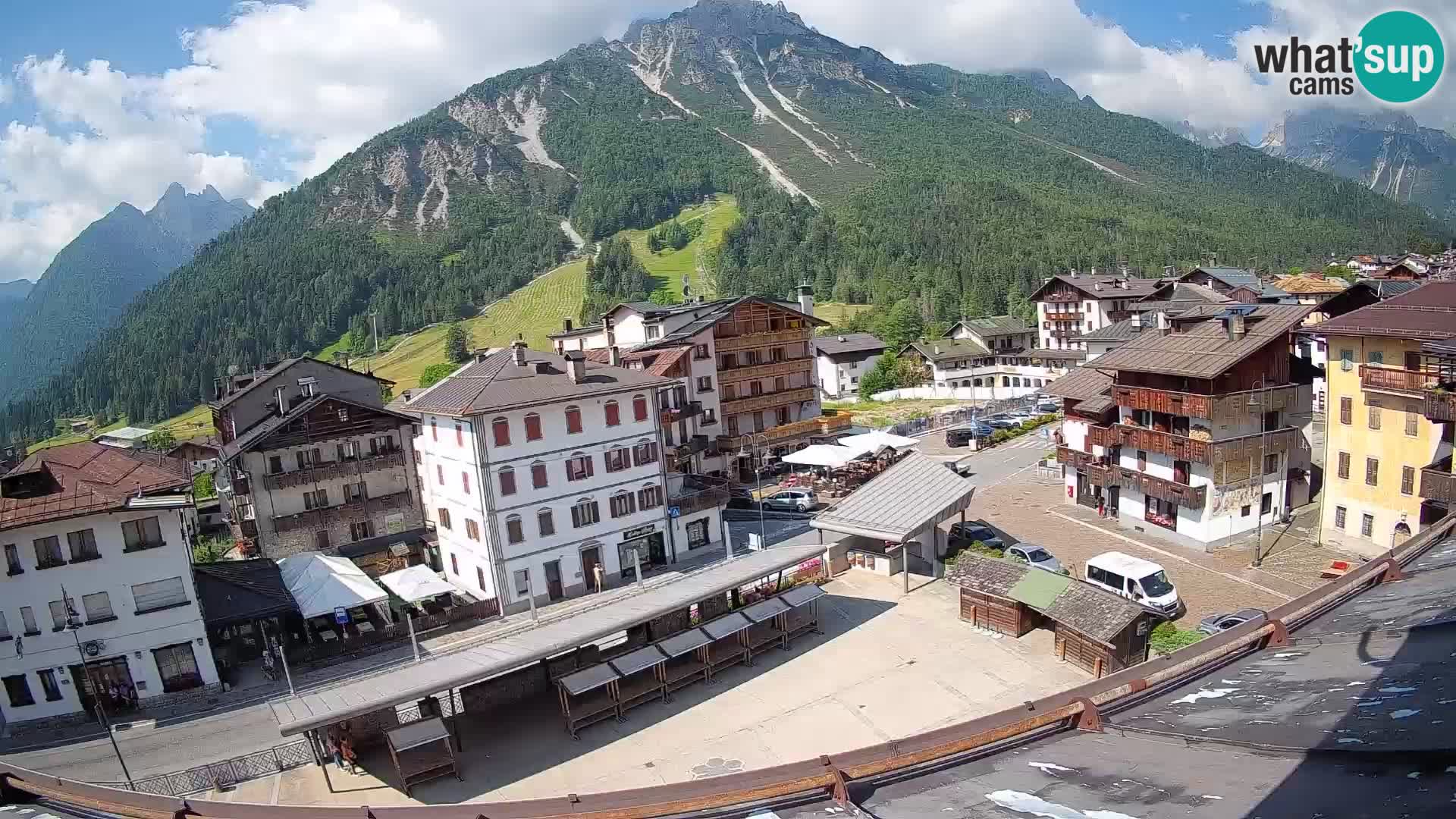 Plaza principal de Forni di Sopra