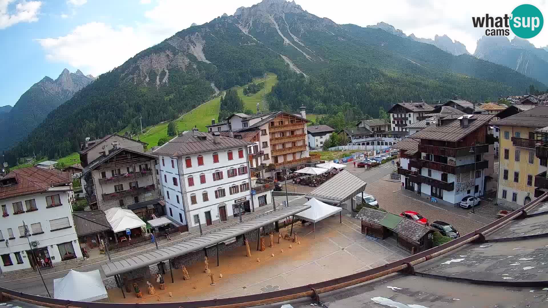 Plaza principal de Forni di Sopra