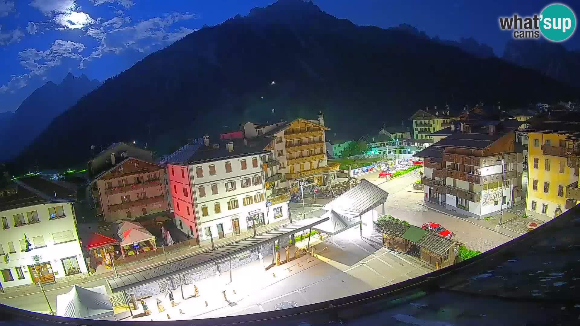 Piazza centrale di Forni di Sopra