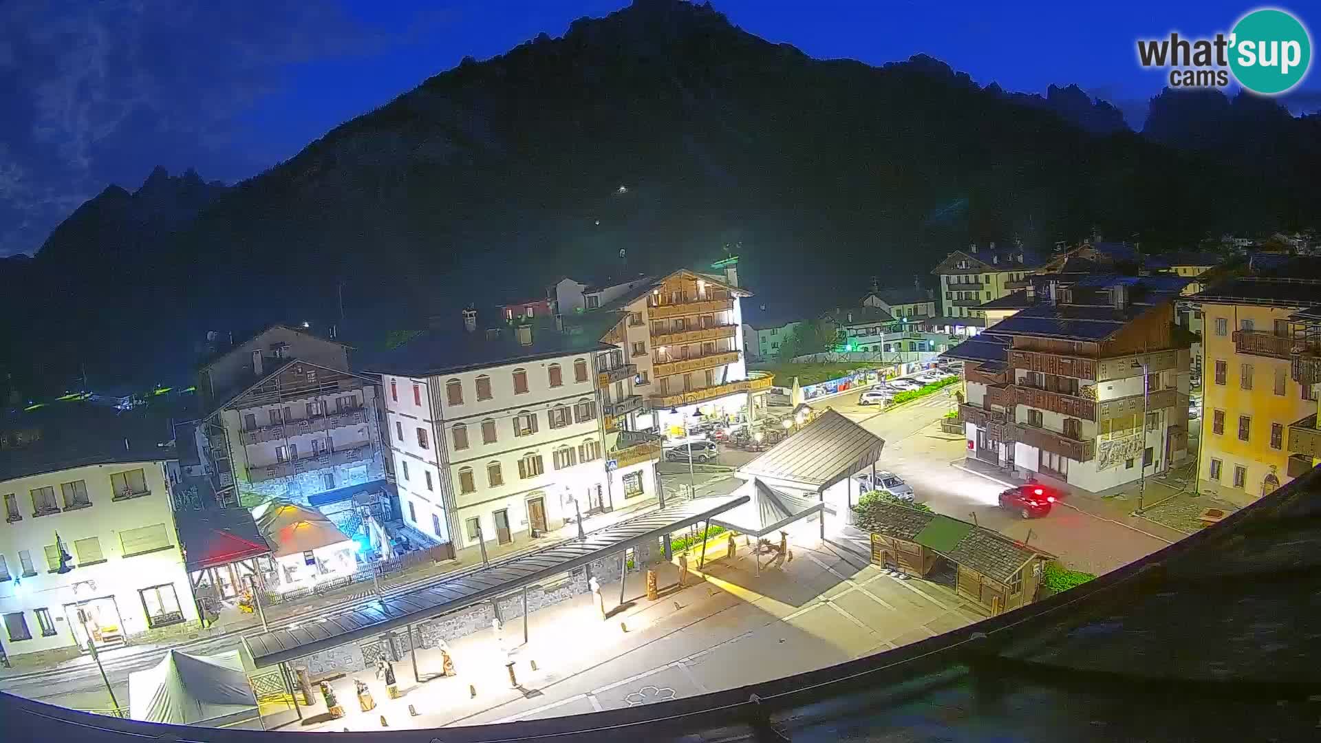Piazza centrale di Forni di Sopra