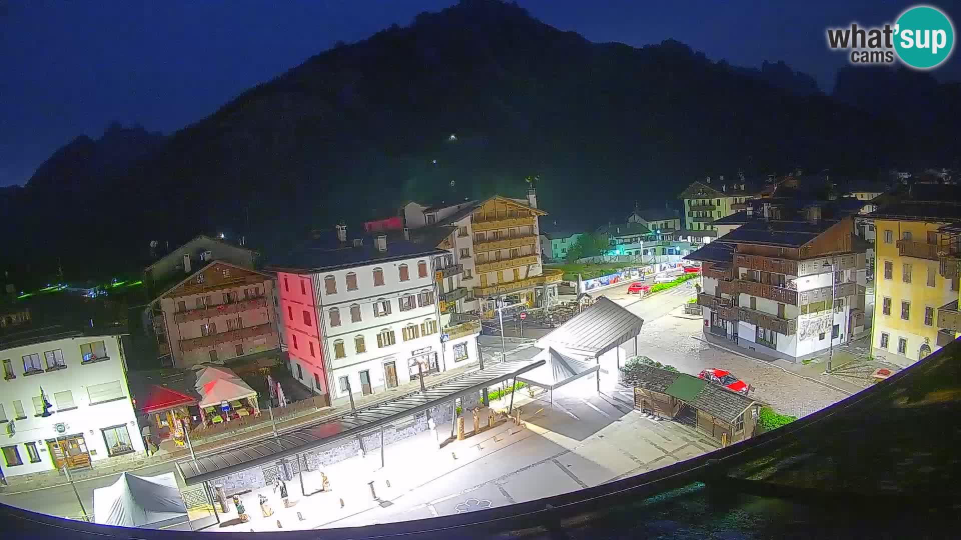 Piazza centrale di Forni di Sopra