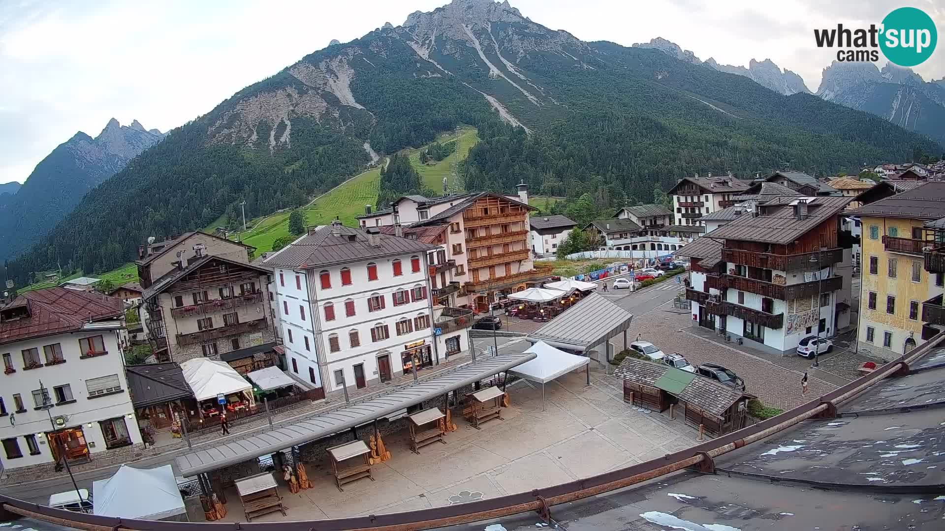 Piazza centrale di Forni di Sopra