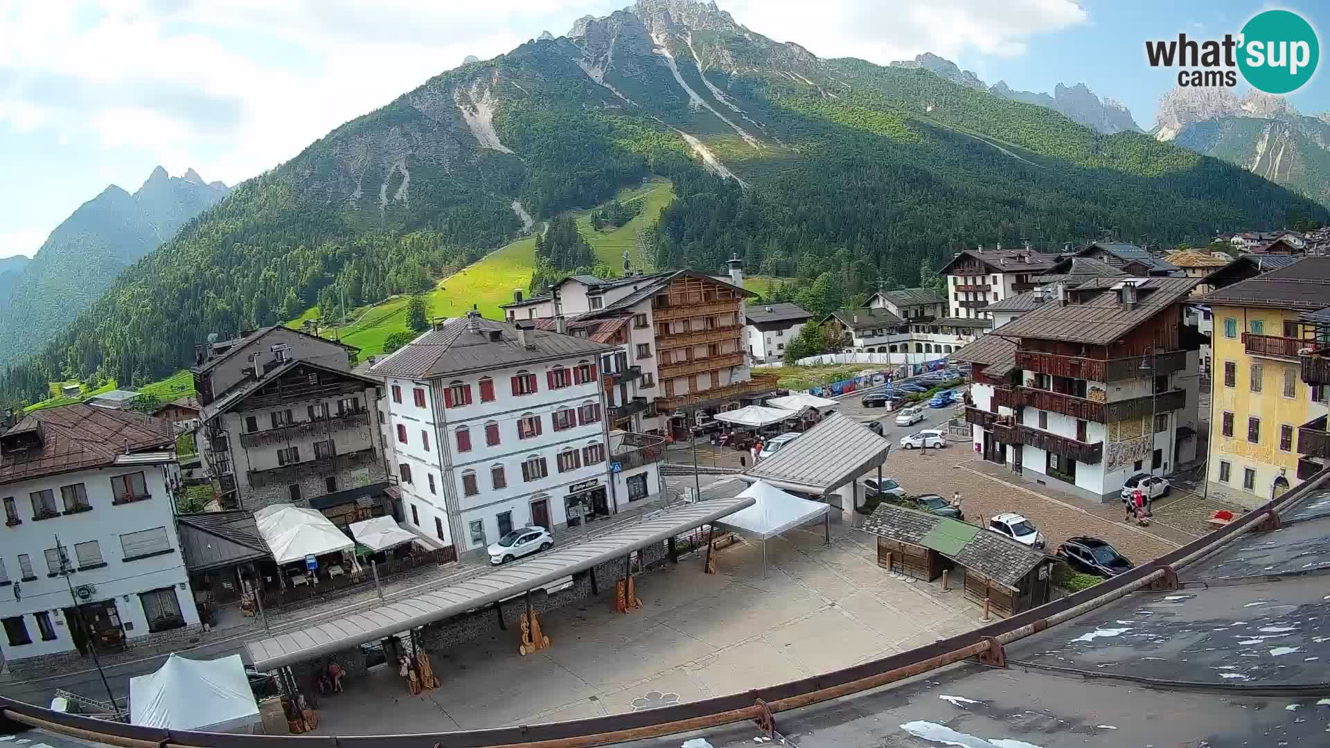 Piazza centrale di Forni di Sopra