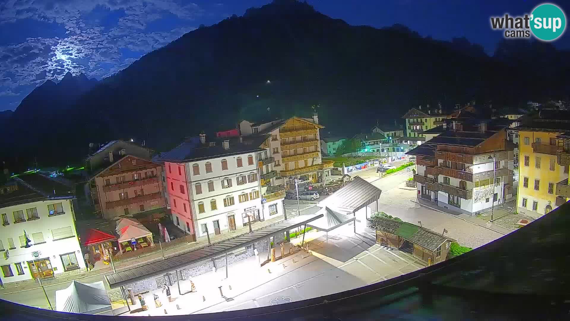 Plaza principal de Forni di Sopra