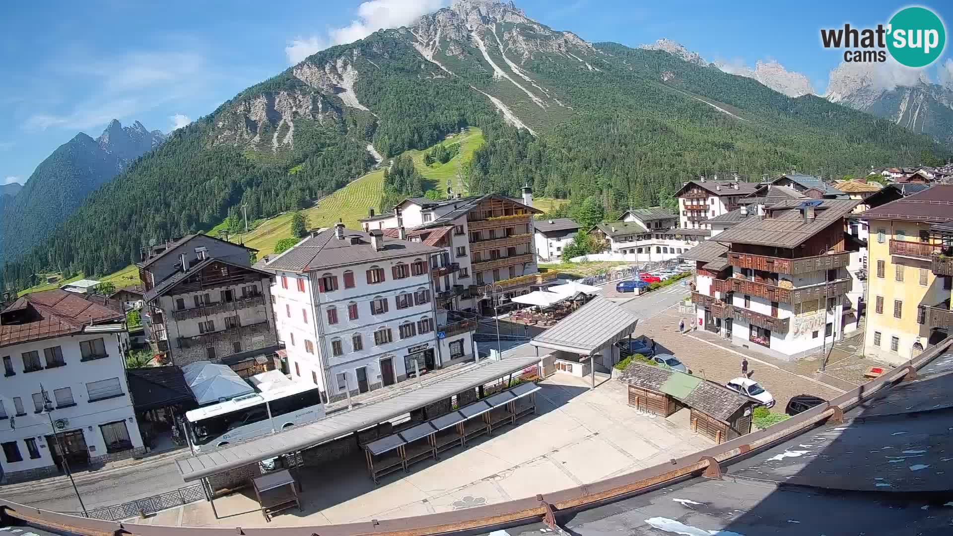Piazza centrale di Forni di Sopra
