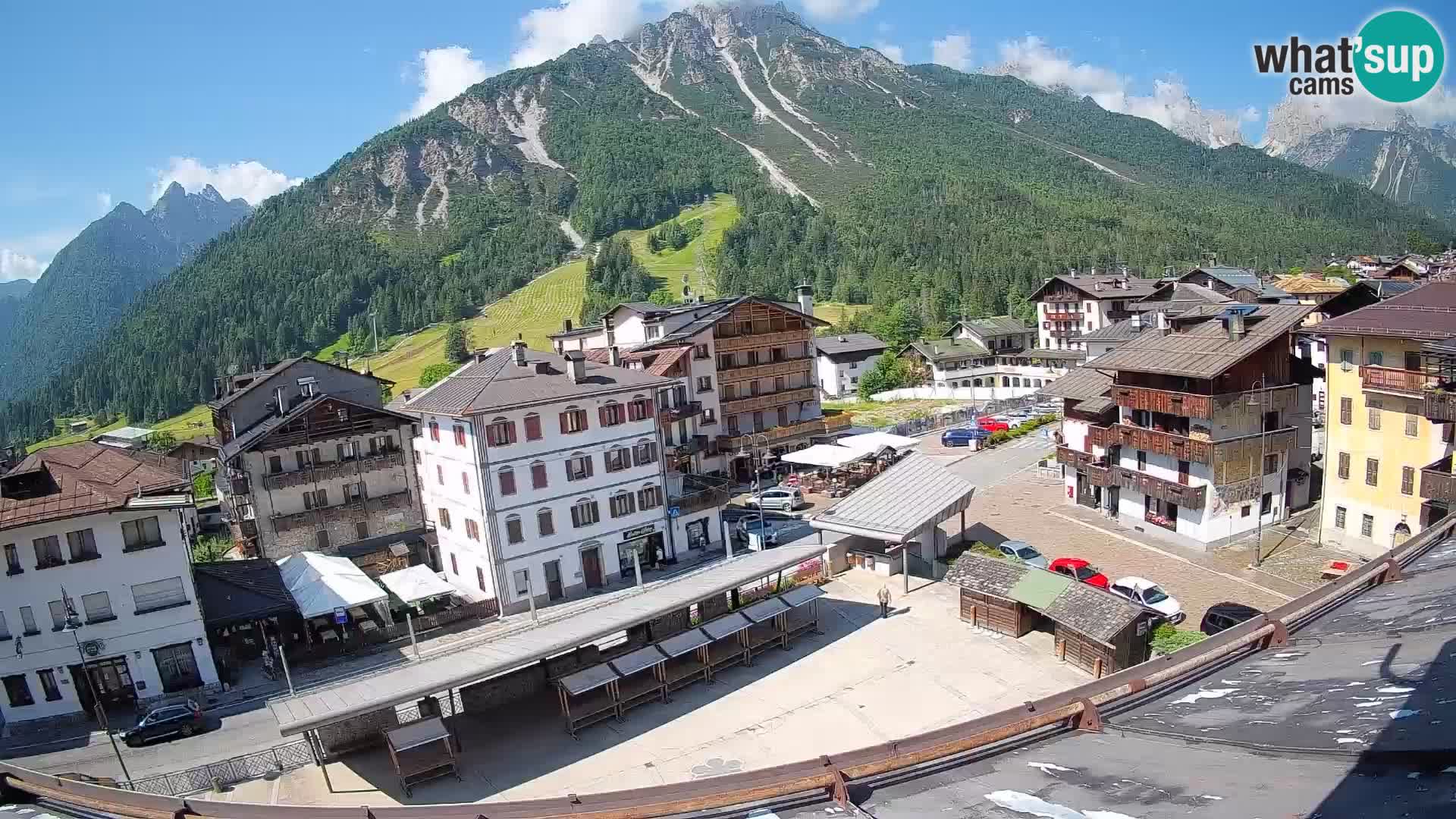 Plaza principal de Forni di Sopra