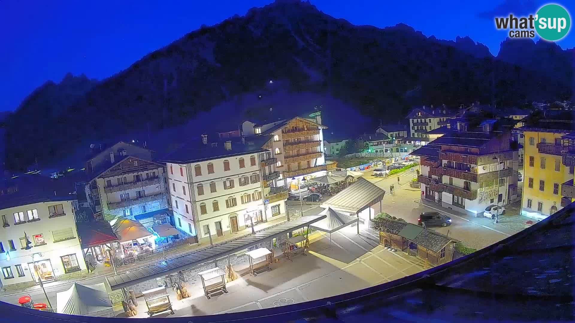 Hauptplatz von Forni di Sopra