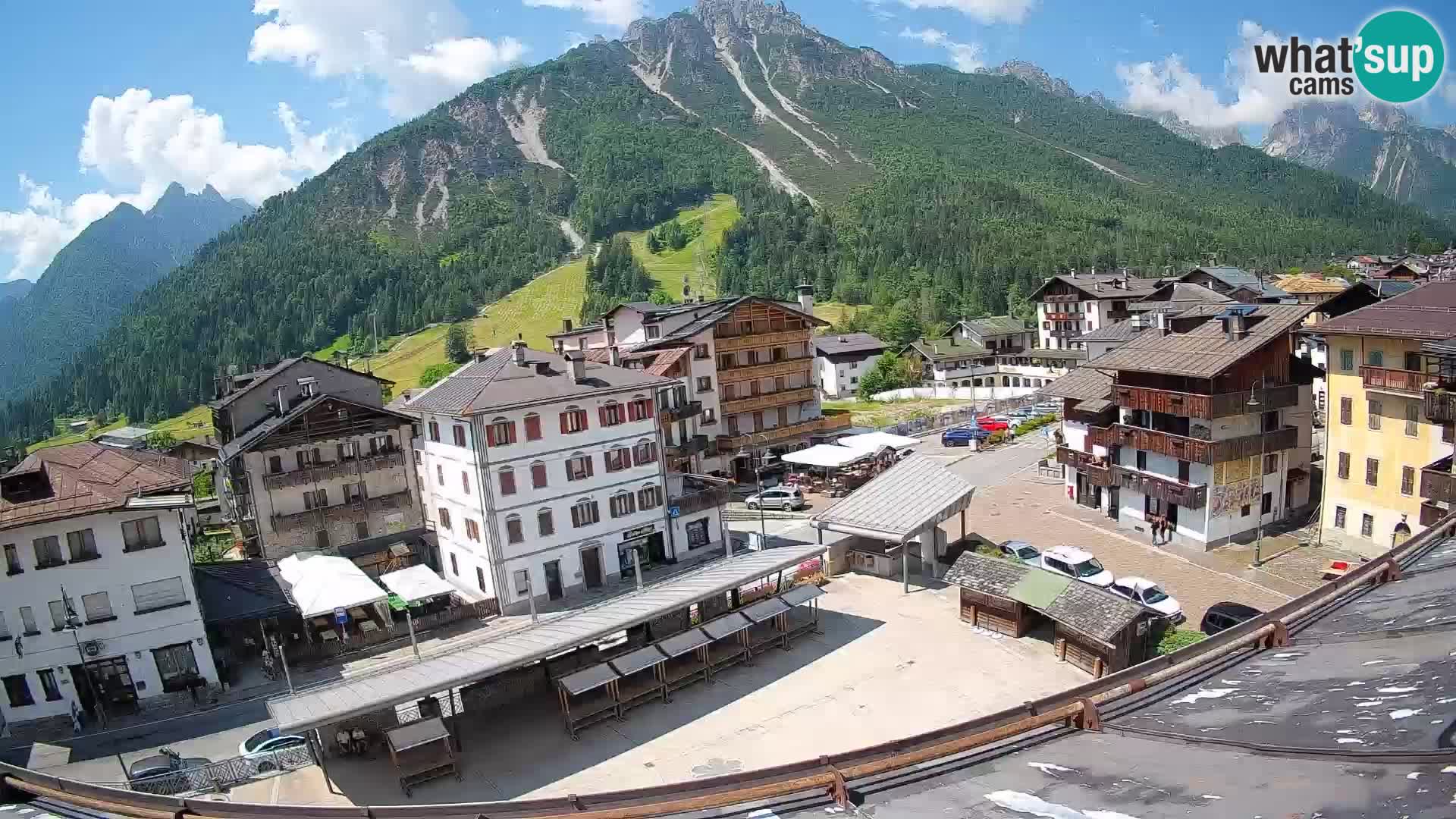 Plaza principal de Forni di Sopra