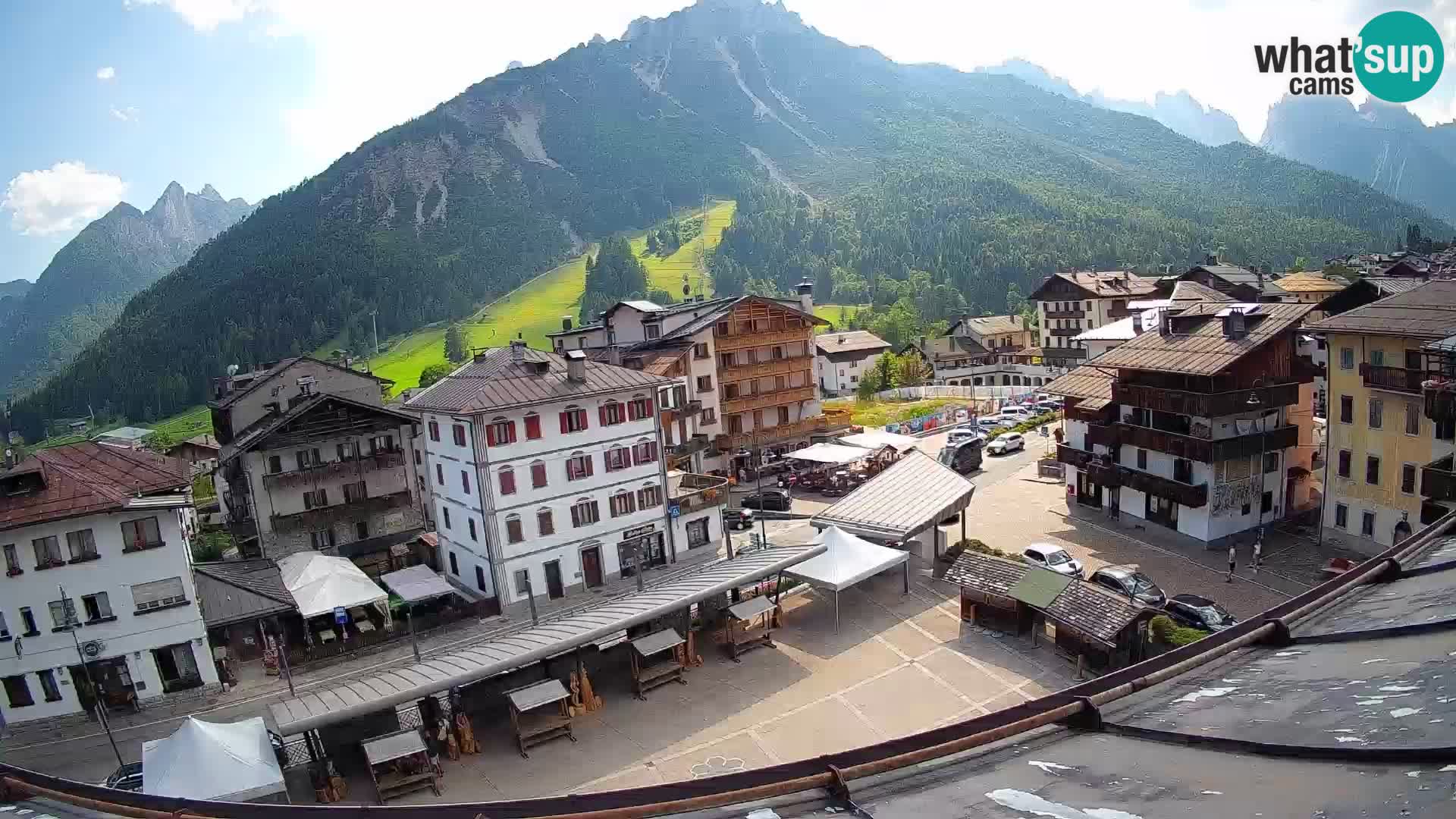 Plaza principal de Forni di Sopra