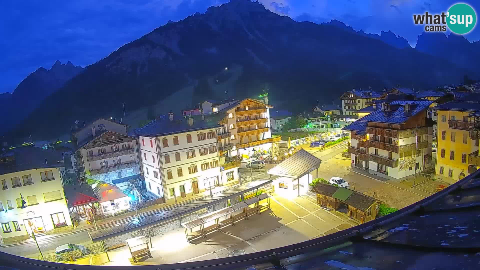 Piazza centrale di Forni di Sopra