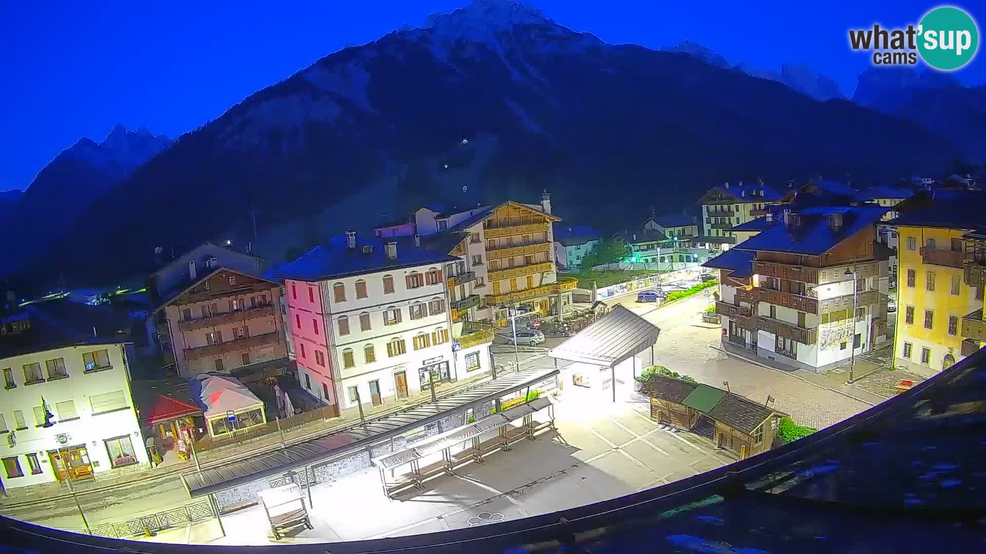 Piazza centrale di Forni di Sopra