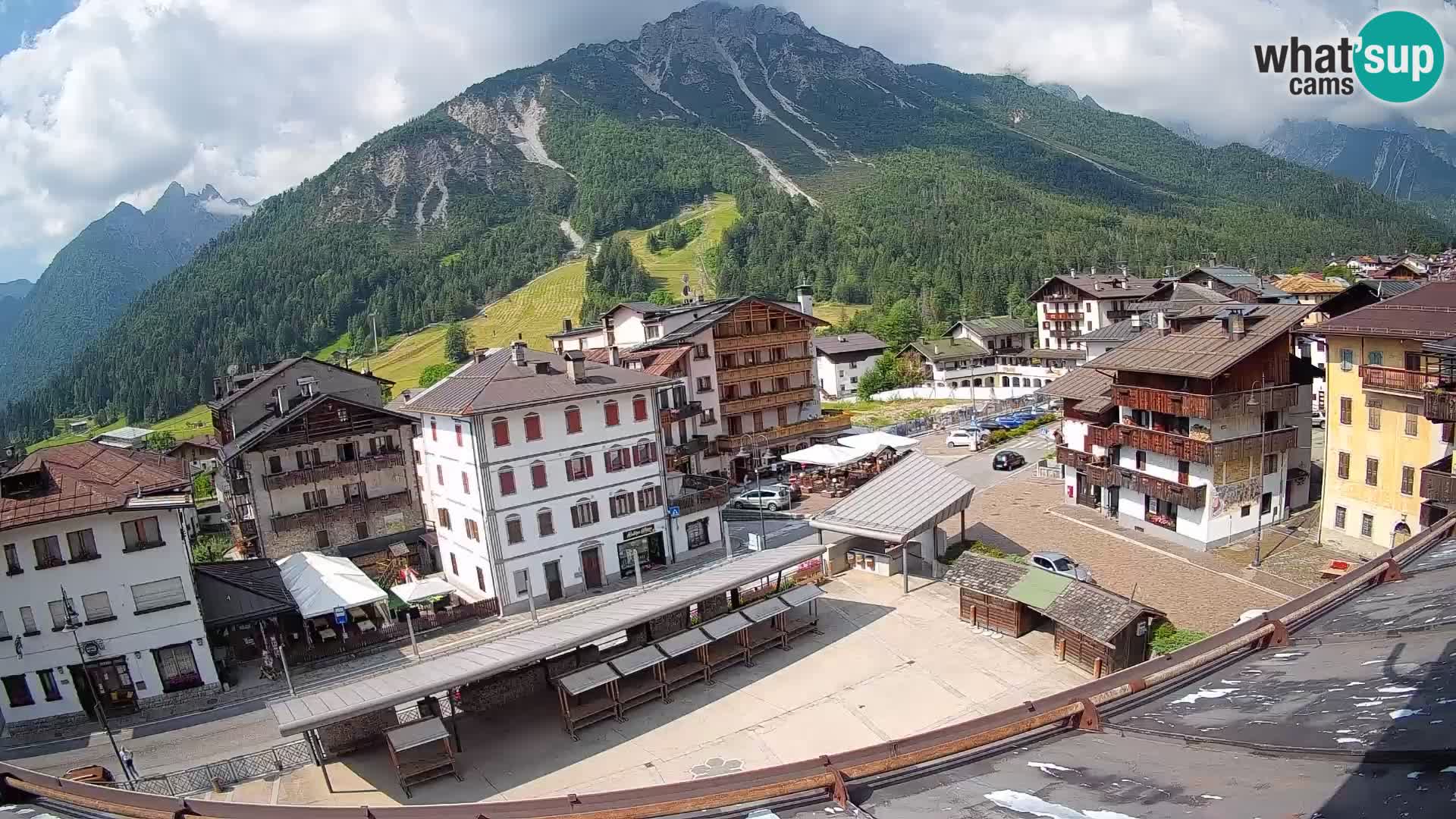 Plaza principal de Forni di Sopra
