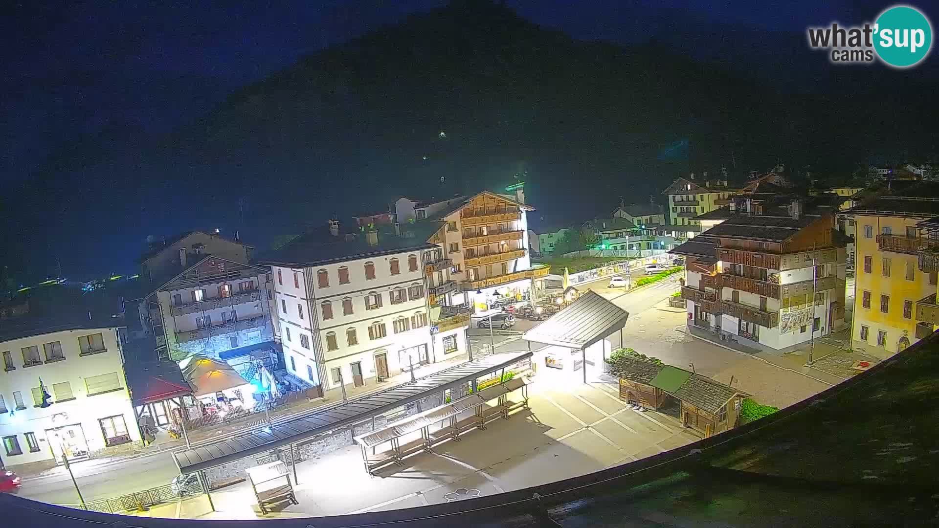 Piazza centrale di Forni di Sopra