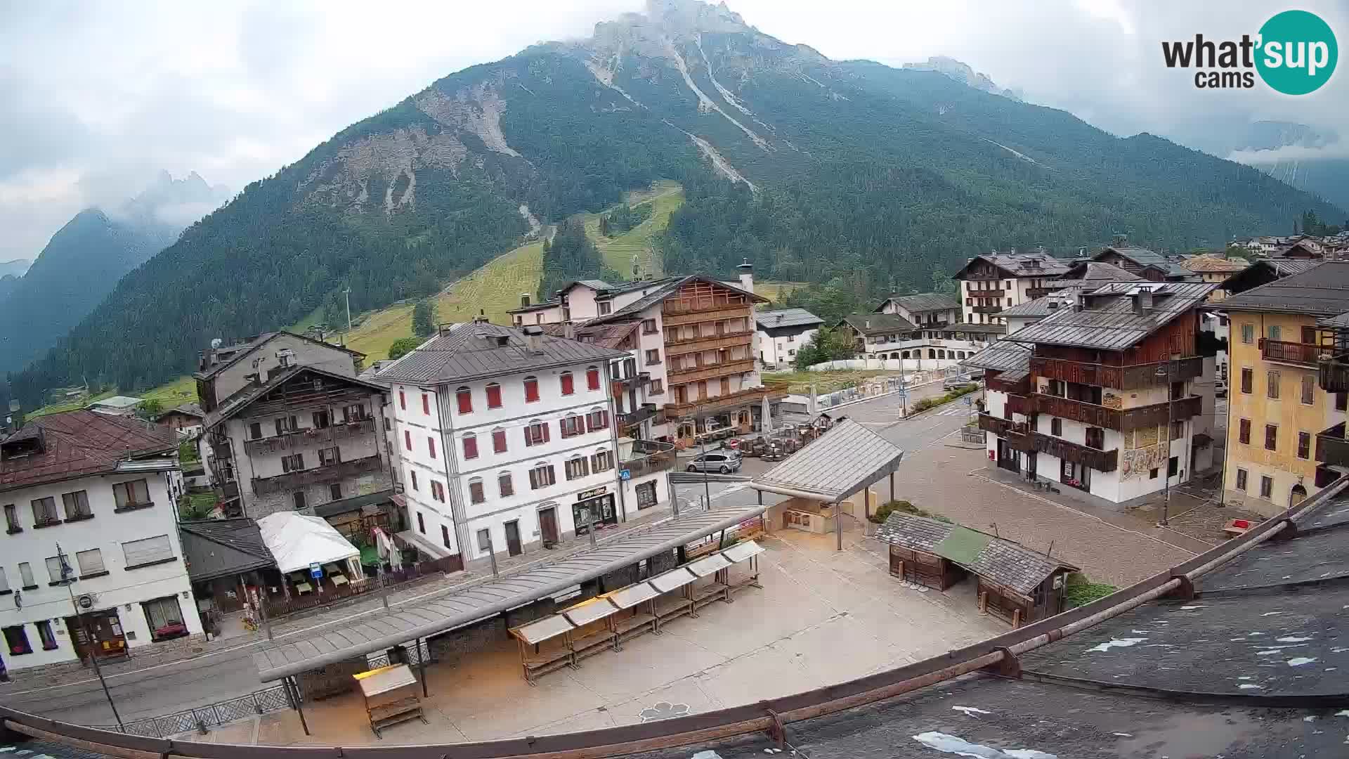 Piazza centrale di Forni di Sopra