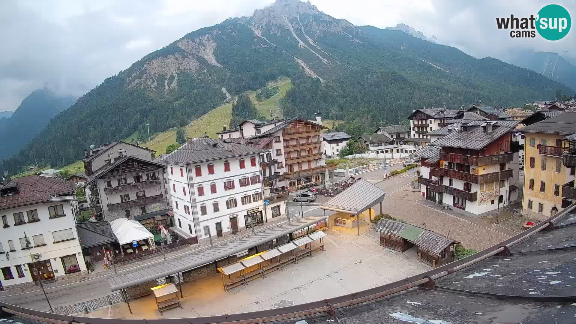 Piazza centrale di Forni di Sopra