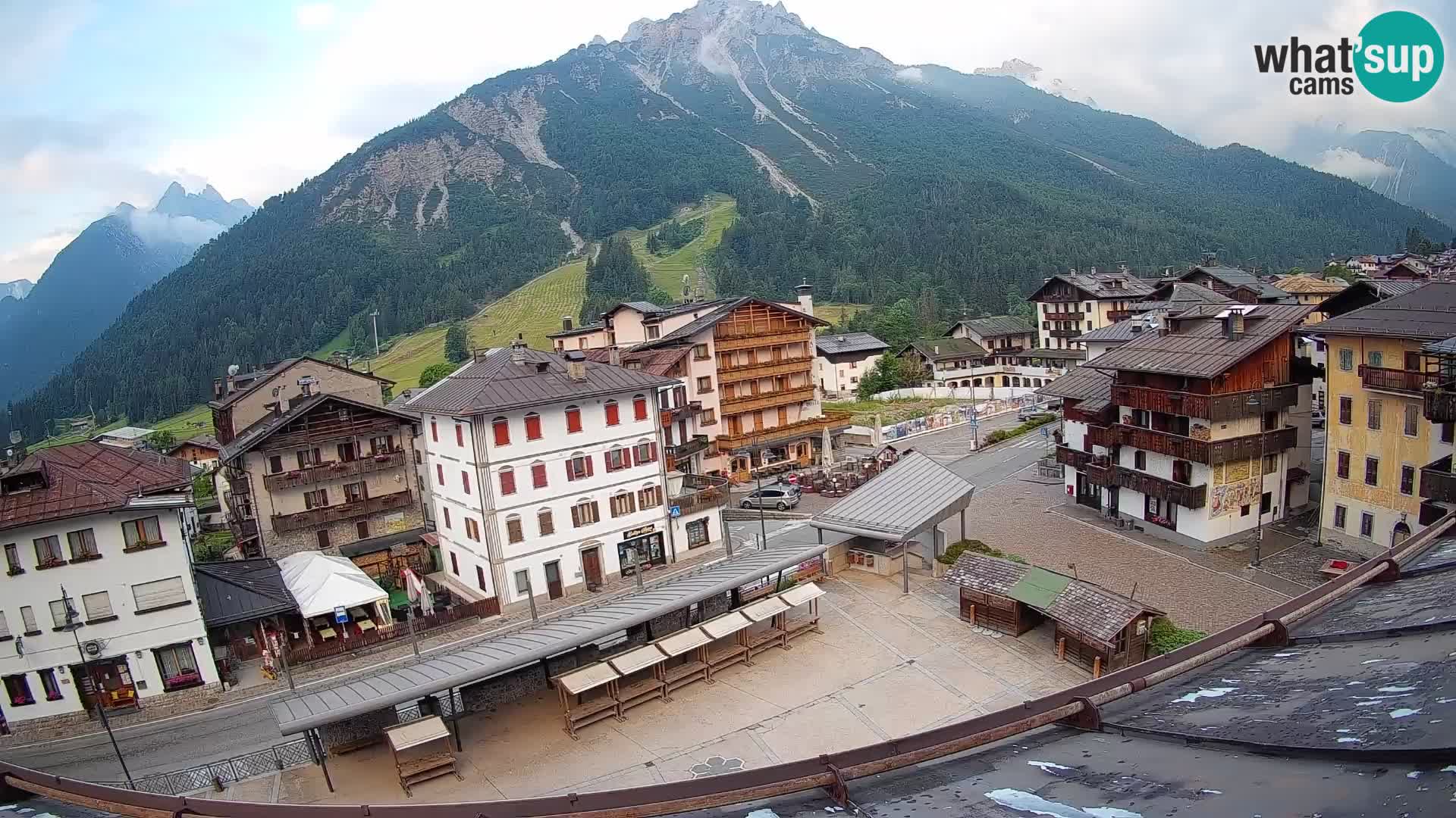 Plaza principal de Forni di Sopra
