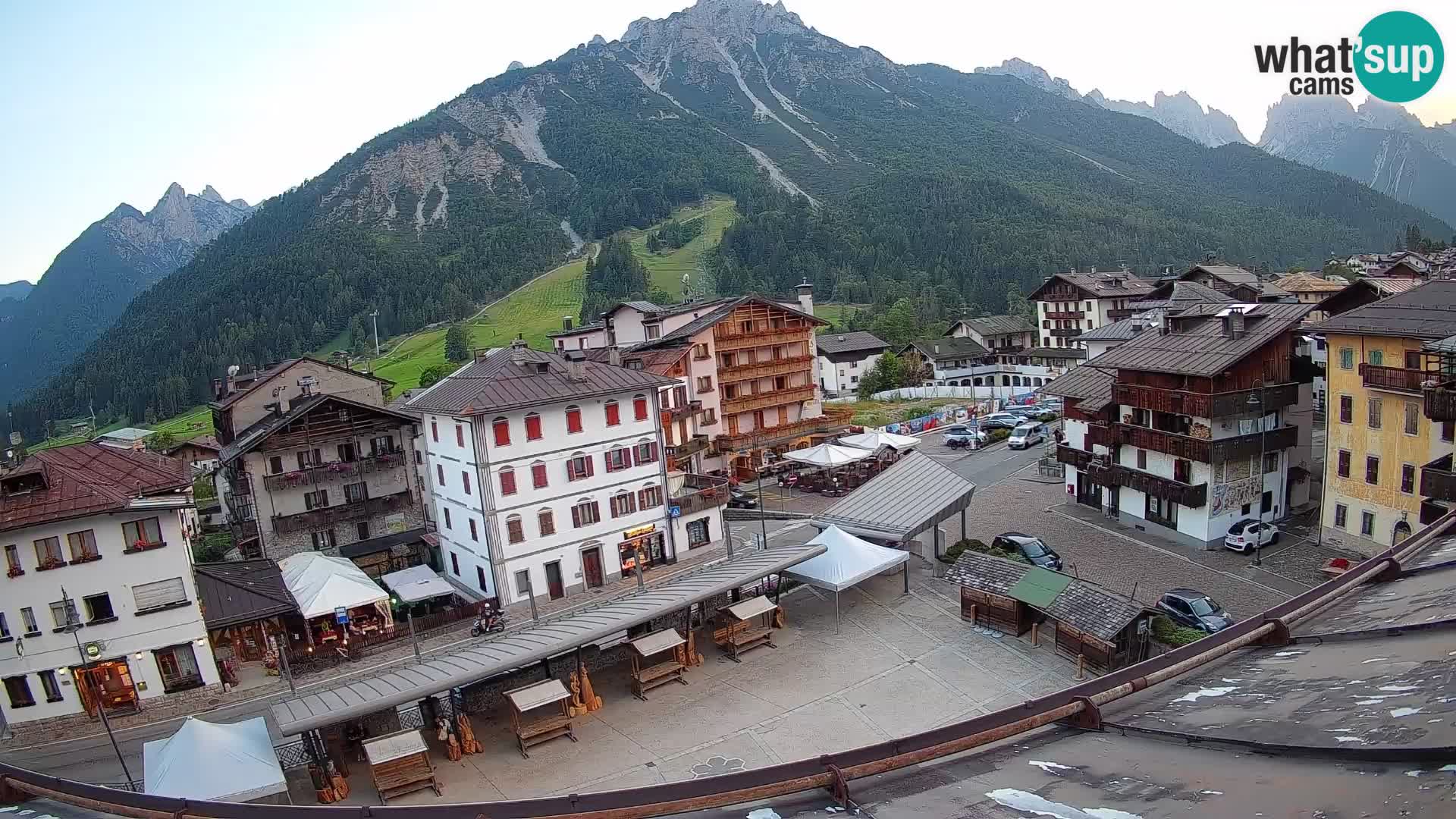 Piazza centrale di Forni di Sopra