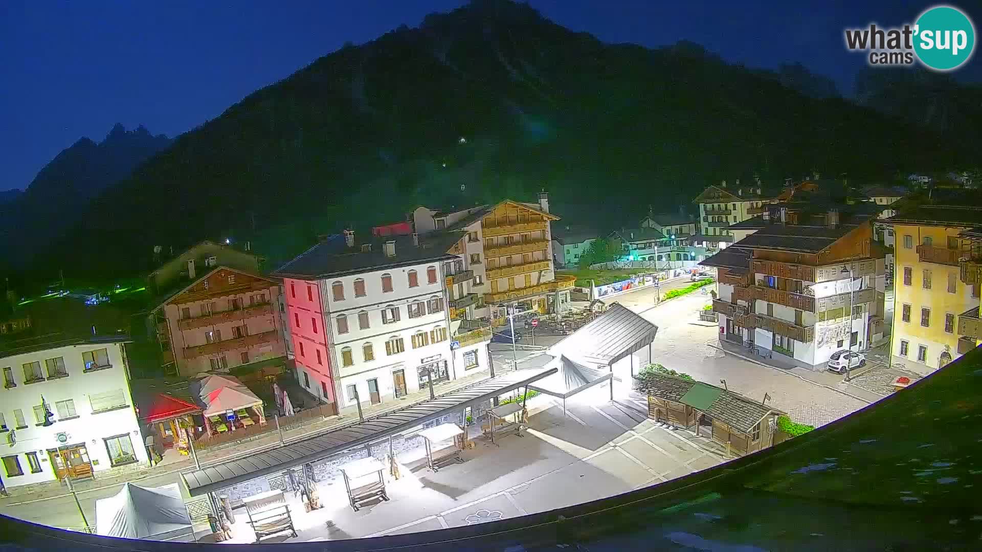 Plaza principal de Forni di Sopra