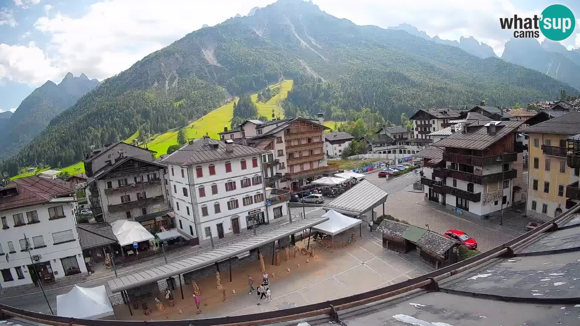 Plaza principal de Forni di Sopra