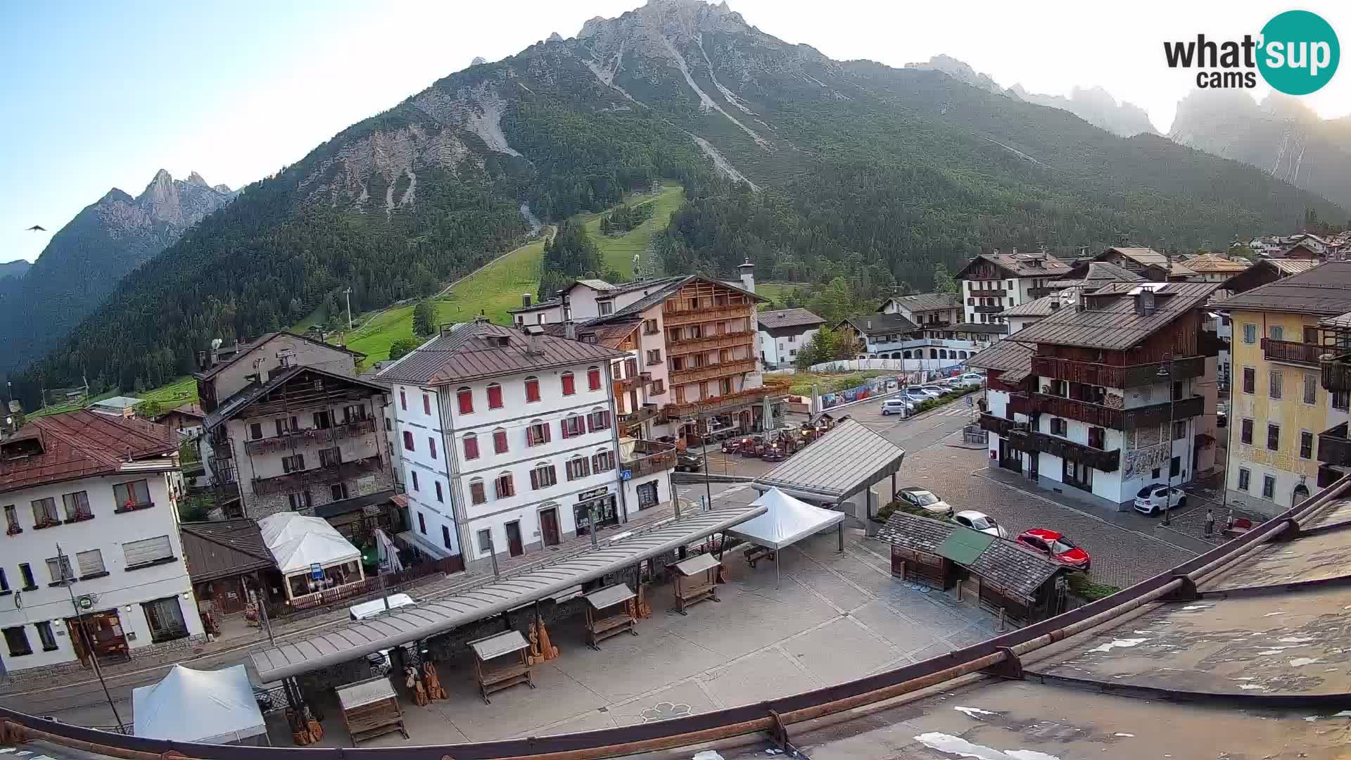 Plaza principal de Forni di Sopra