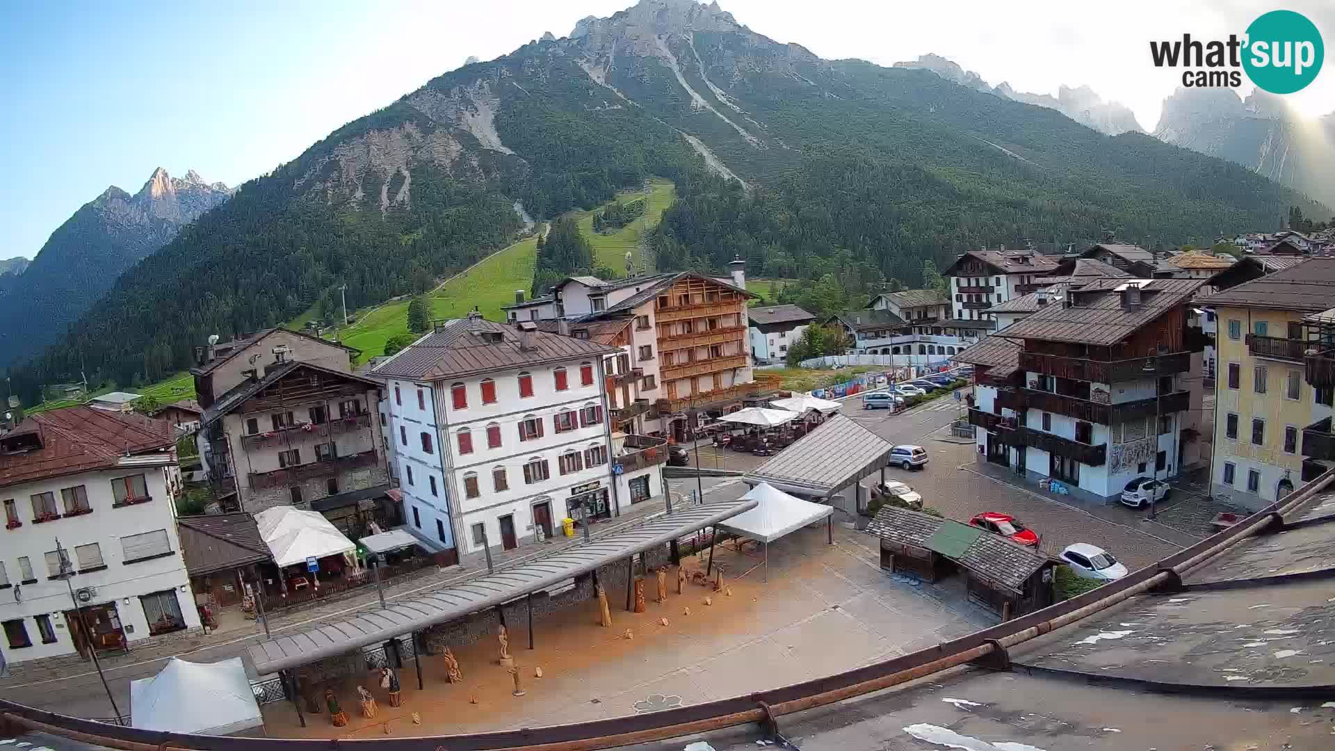 Piazza centrale di Forni di Sopra