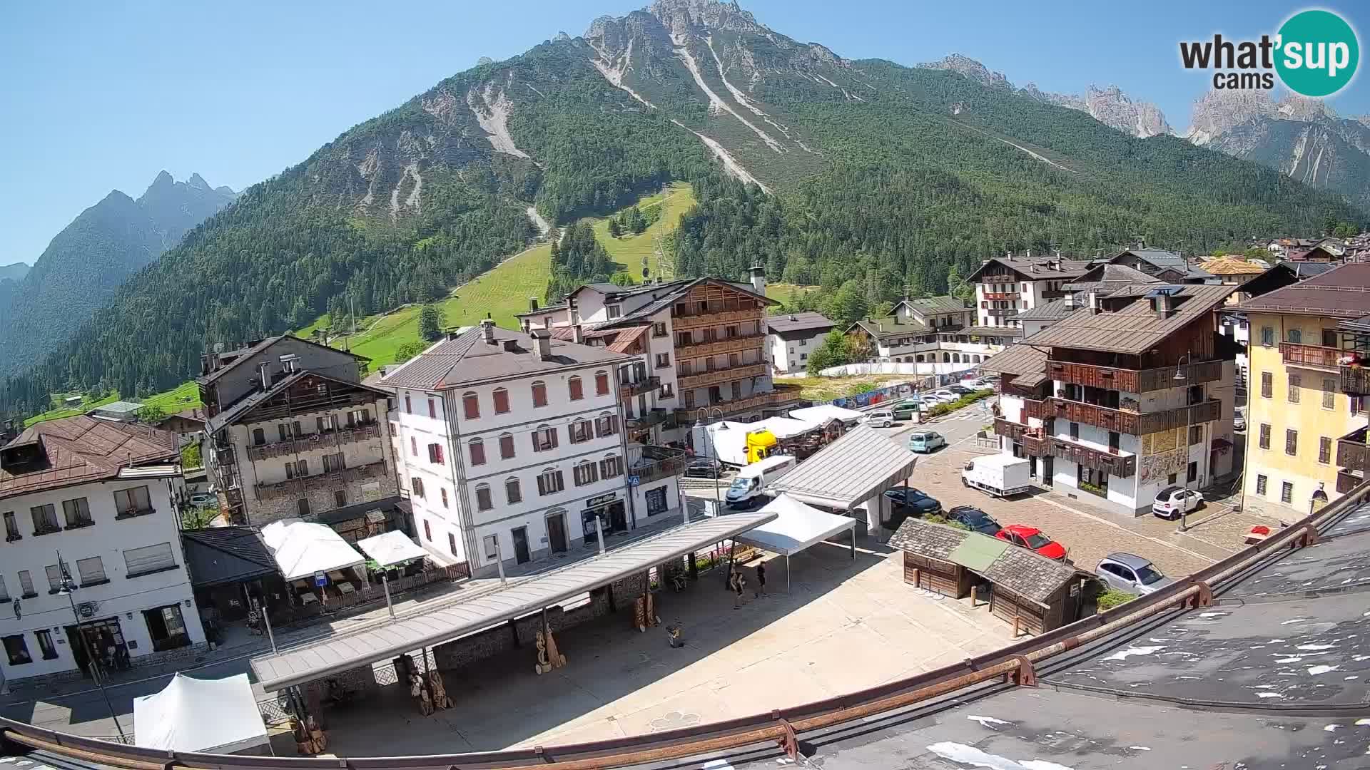 Hauptplatz von Forni di Sopra
