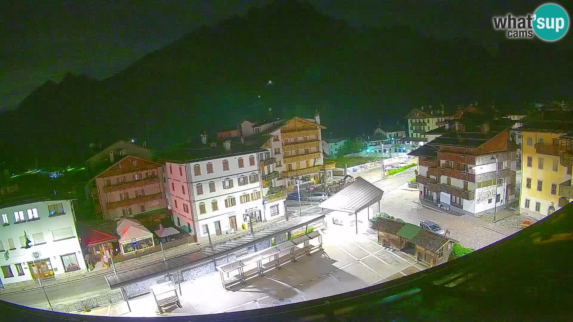 Piazza centrale di Forni di Sopra