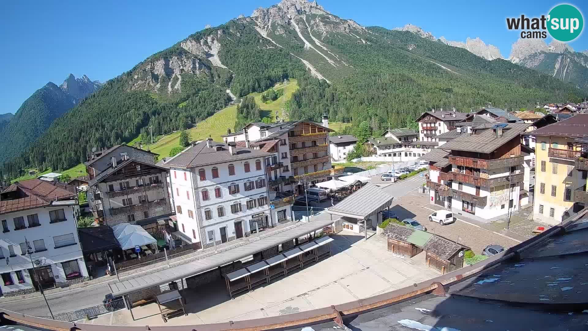 Plaza principal de Forni di Sopra