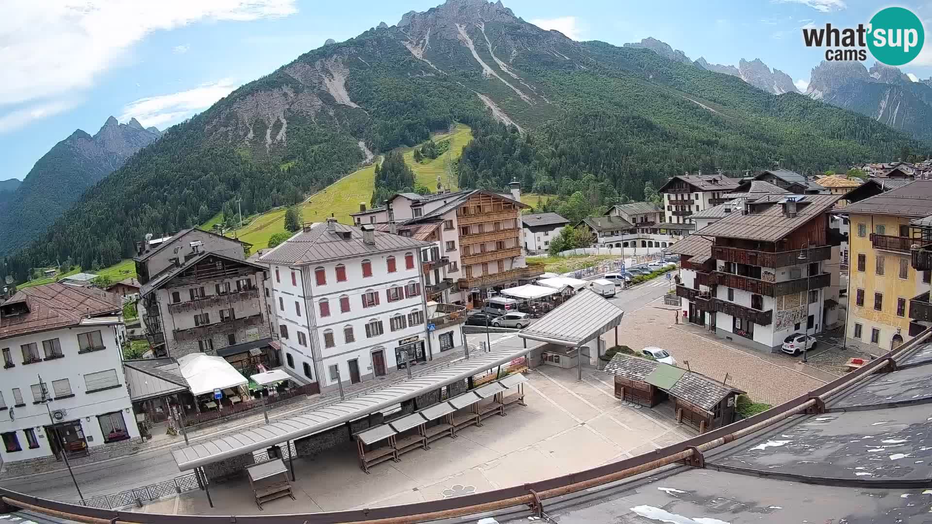 Plaza principal de Forni di Sopra