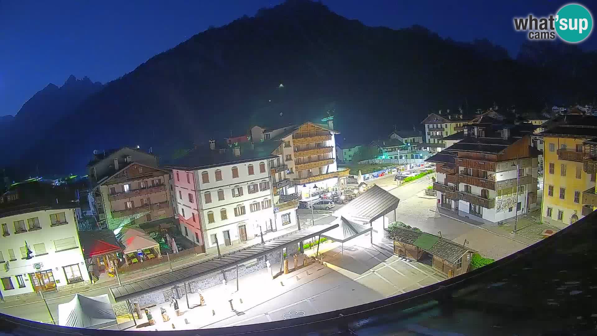 Plaza principal de Forni di Sopra