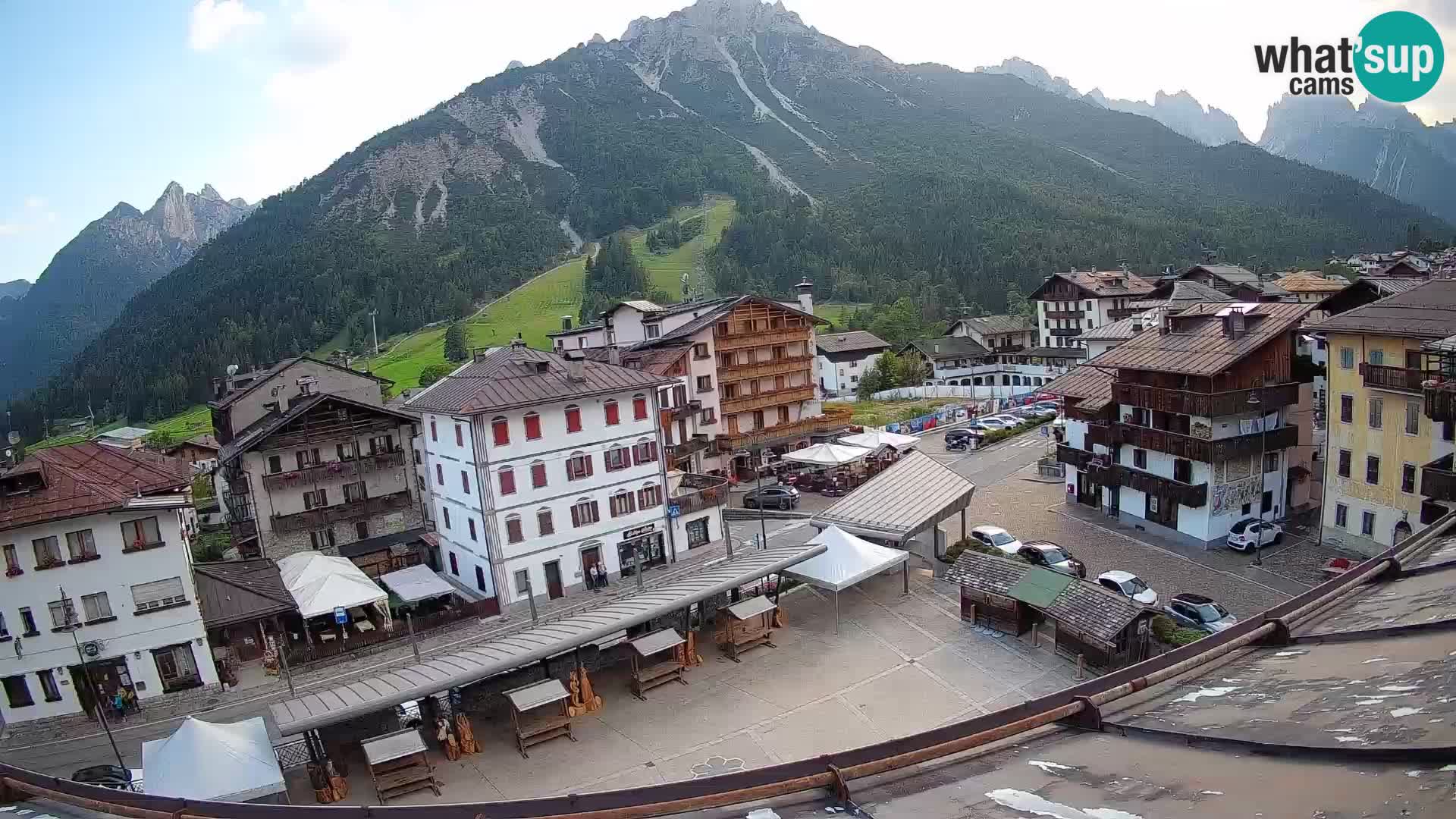 Piazza centrale di Forni di Sopra