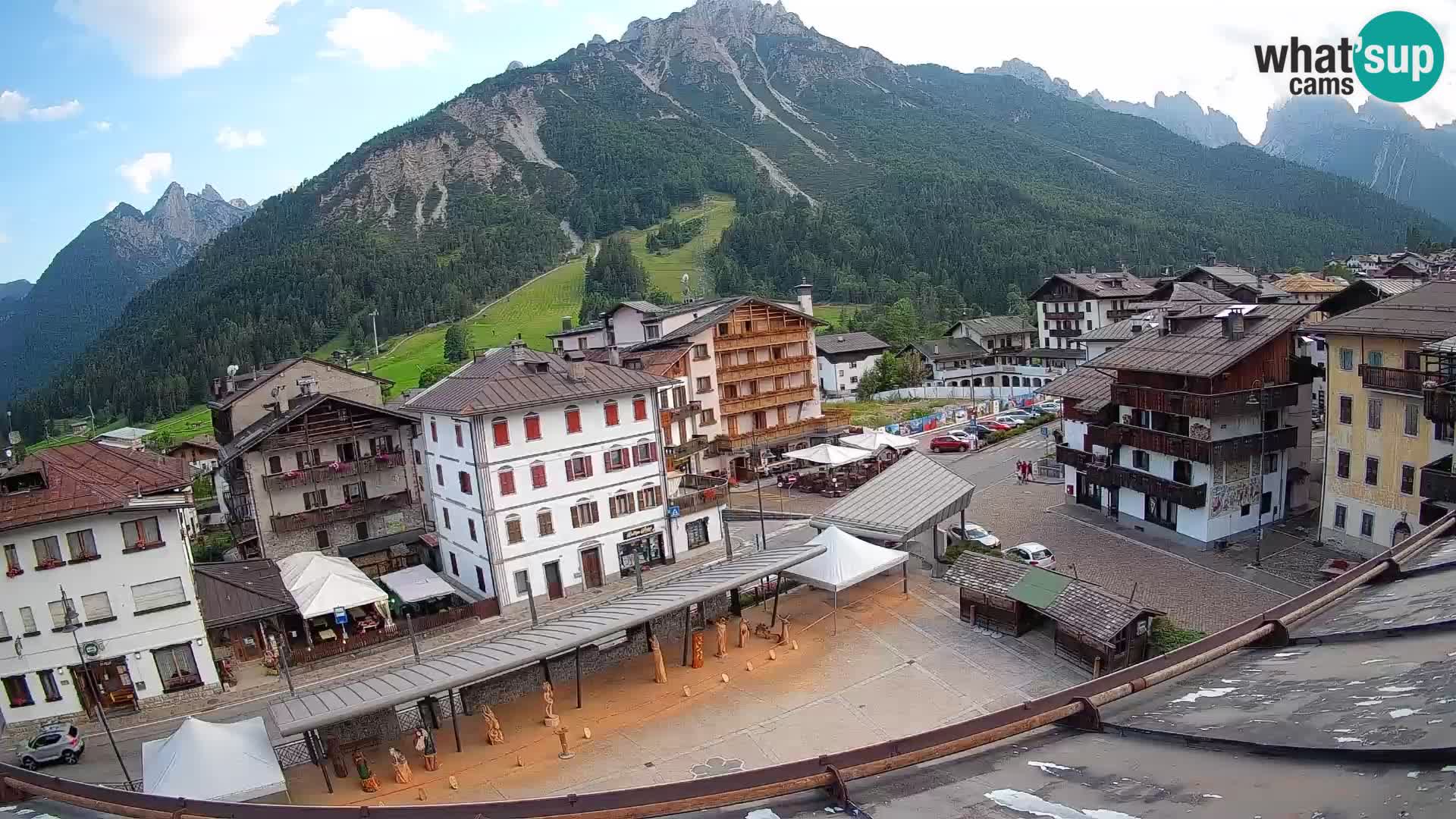 Plaza principal de Forni di Sopra
