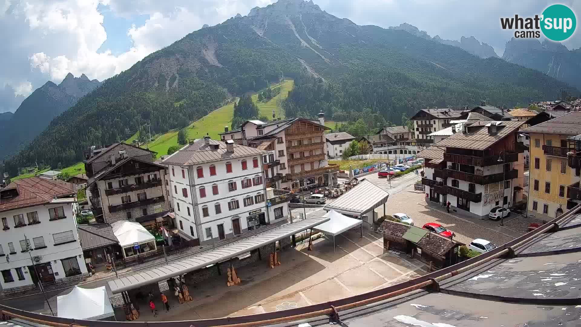 Plaza principal de Forni di Sopra