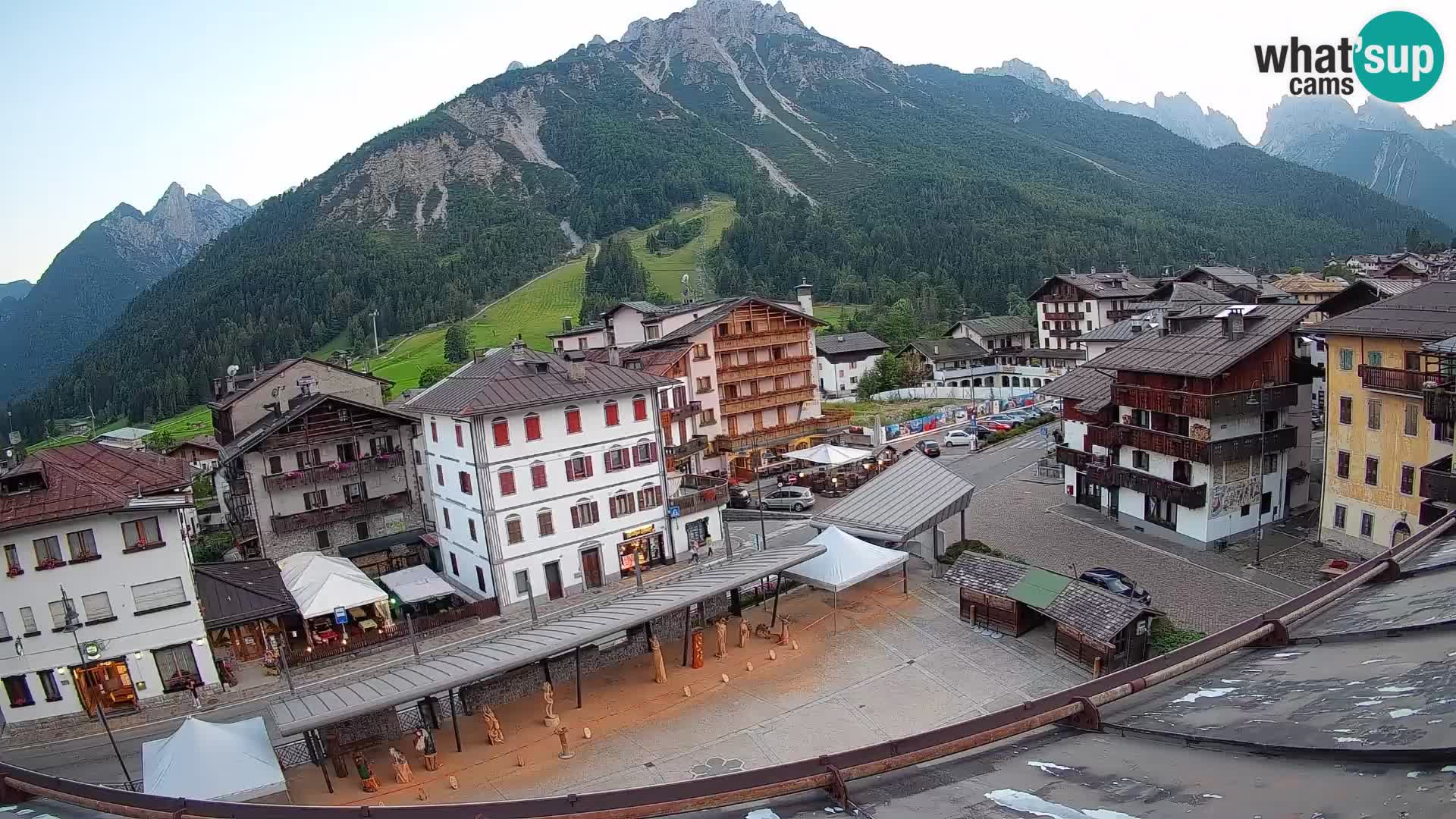 Piazza centrale di Forni di Sopra