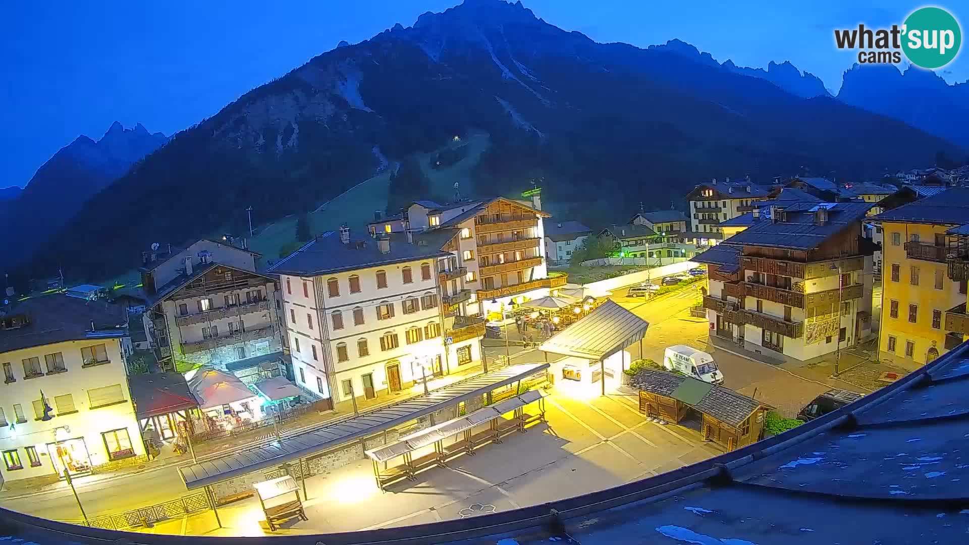 Piazza centrale di Forni di Sopra