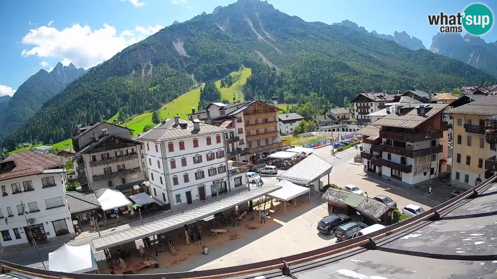 Plaza principal de Forni di Sopra
