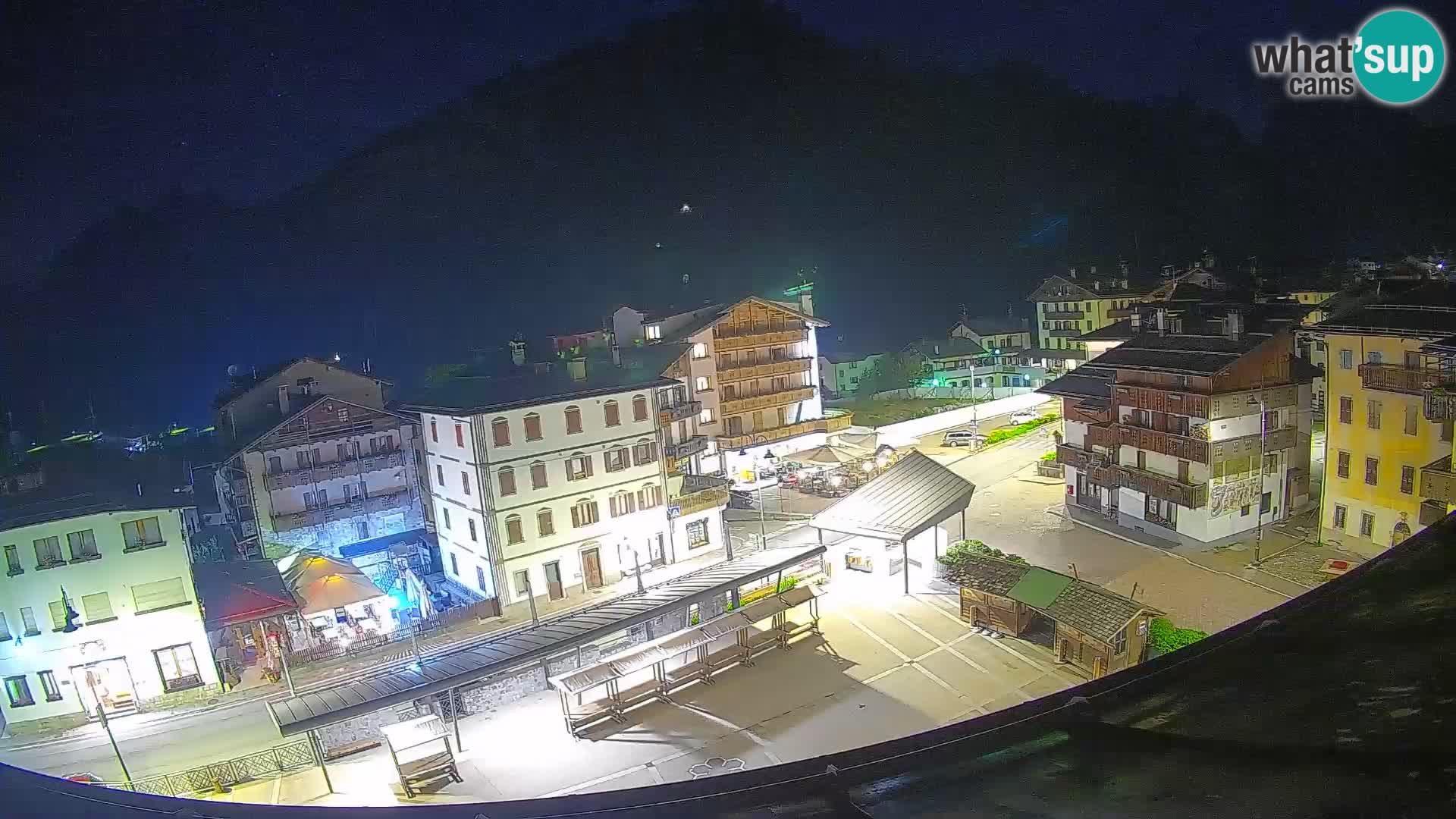 Plaza principal de Forni di Sopra
