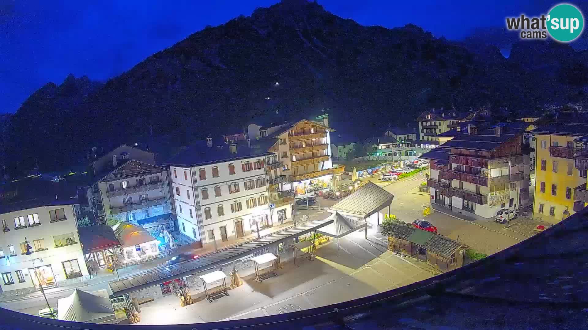 Piazza centrale di Forni di Sopra