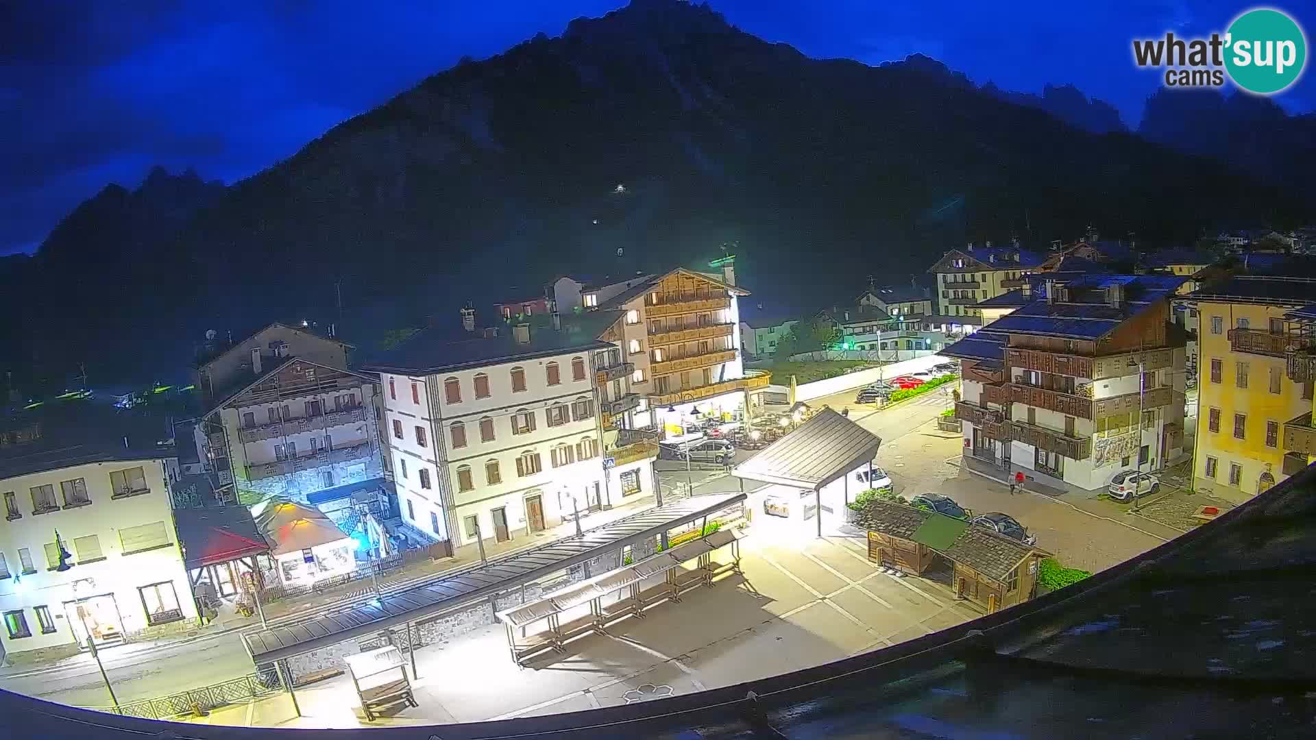 Plaza principal de Forni di Sopra