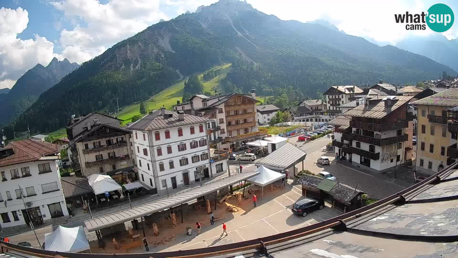 Plaza principal de Forni di Sopra